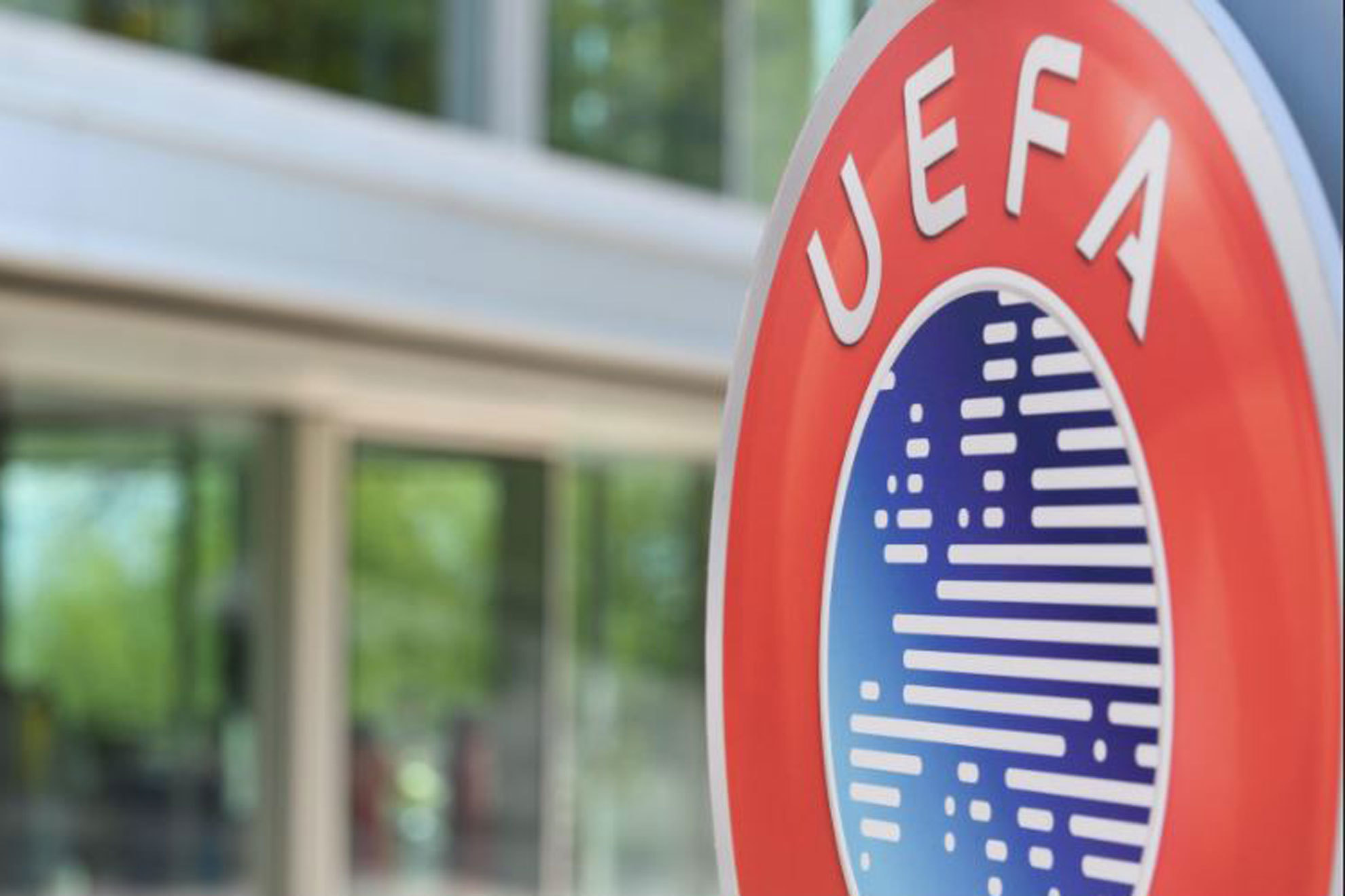 El Comité Ejecutivo de la UEFA del día 28 no abordará los casos 'Barcelona y Osasuna'