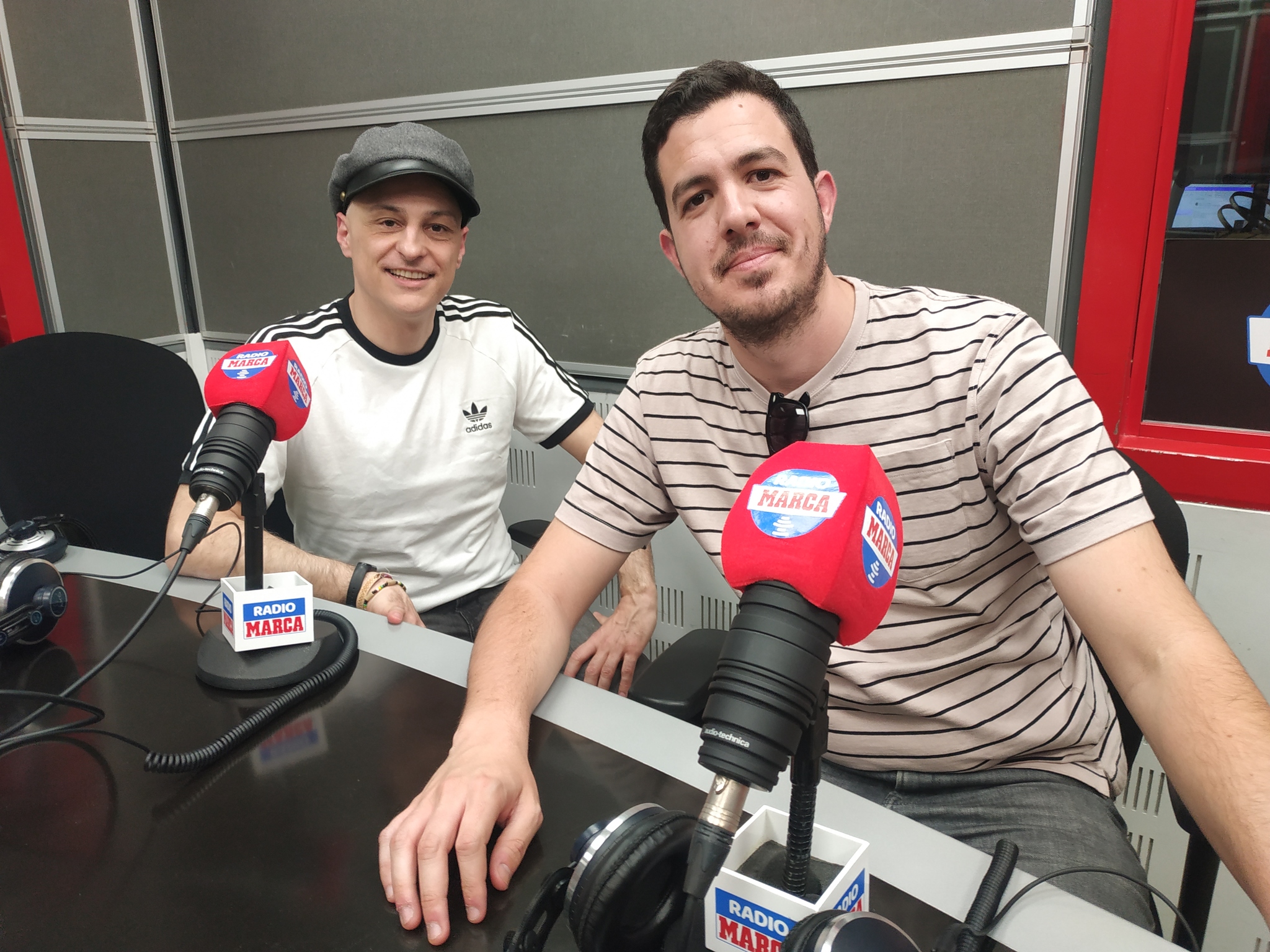 Ibán y Daniel de Los Marcianos en los estudios de Radio MARCA /Foto: @ladeporteca