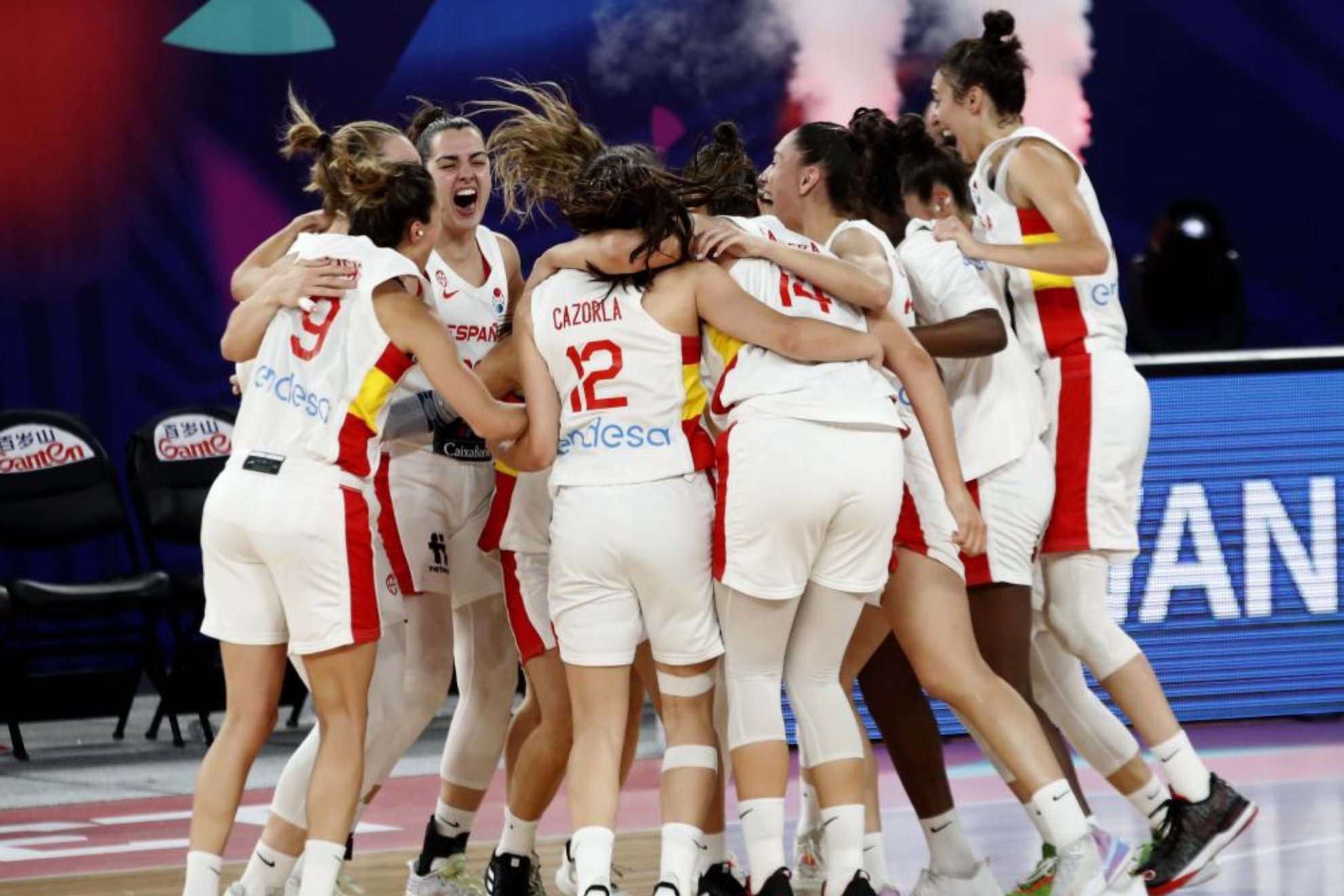 España celebra la clasificación a la final del Eurobasket.