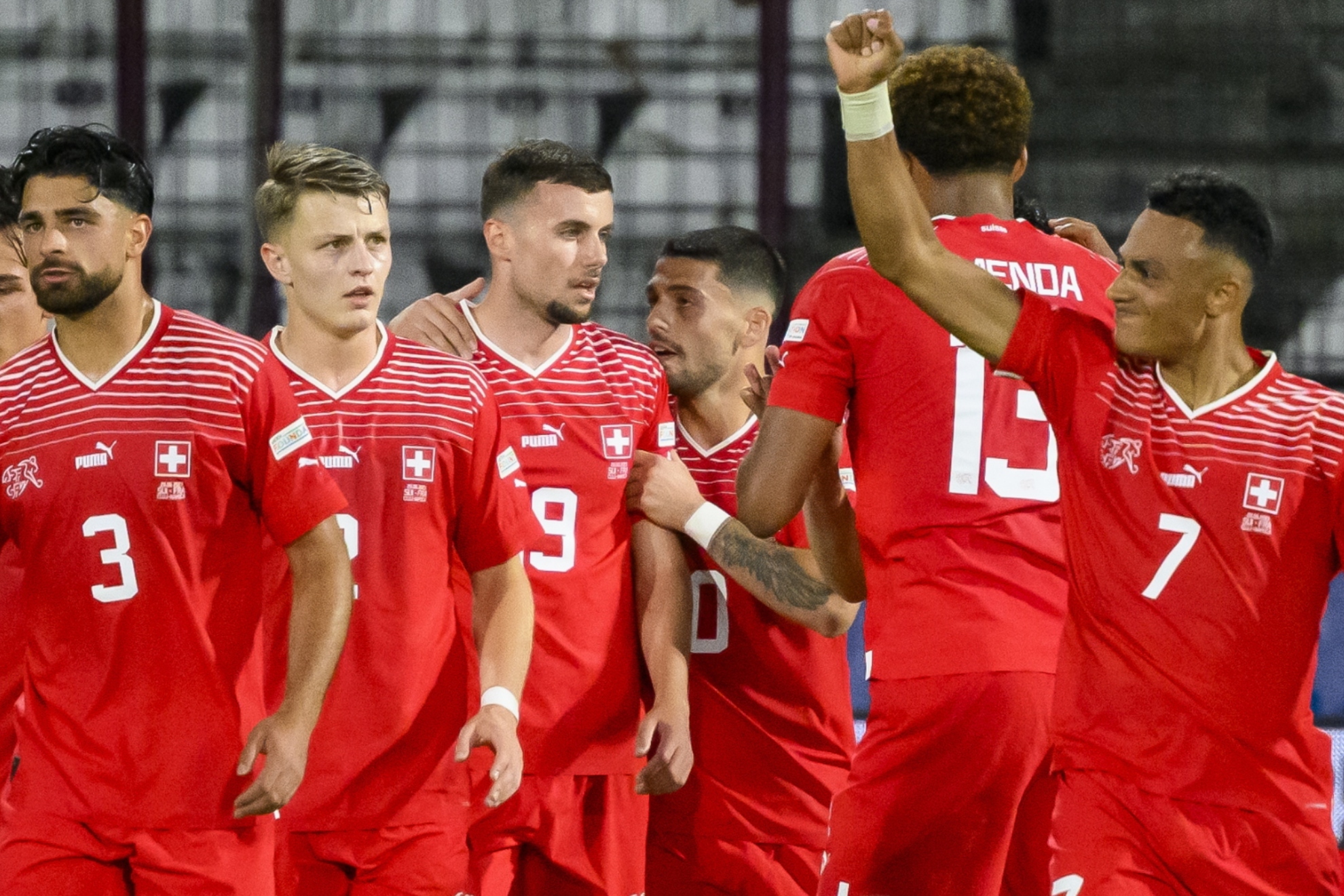 Los jugadores de Suiza celebran su gol ante Francia/LA PRESSE