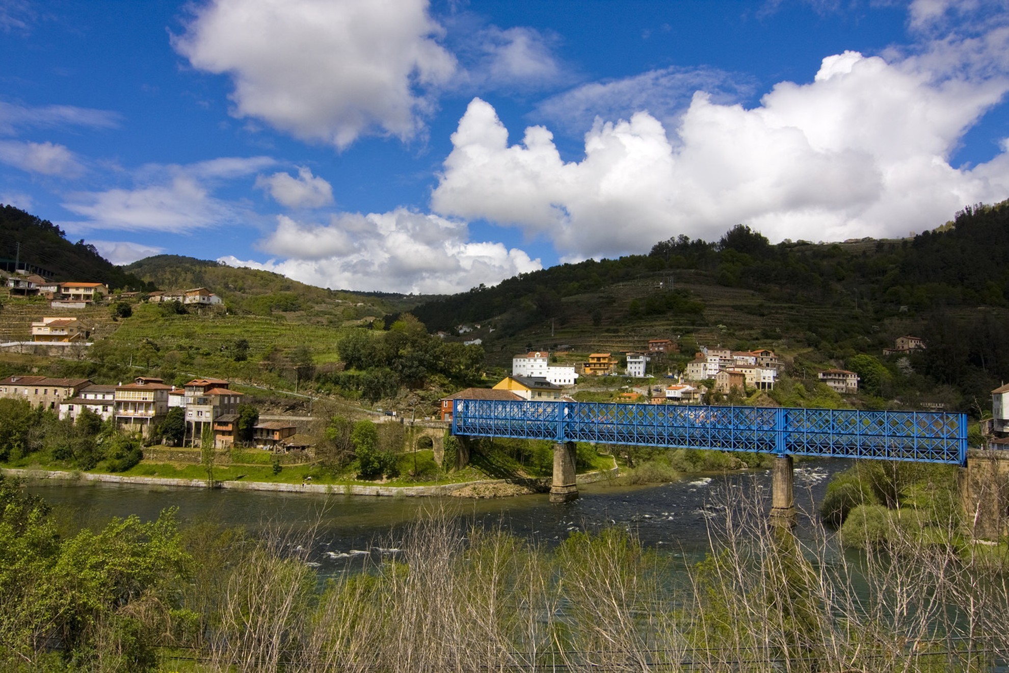Vista de Os Peares, el pueblo natal de Alberto Nez Feijo