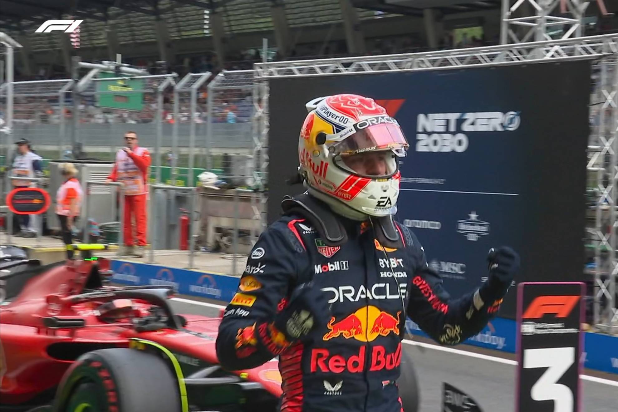 Verstappen celebra con rabia su tercera pole seguida en Austria y la sexta de 2023.