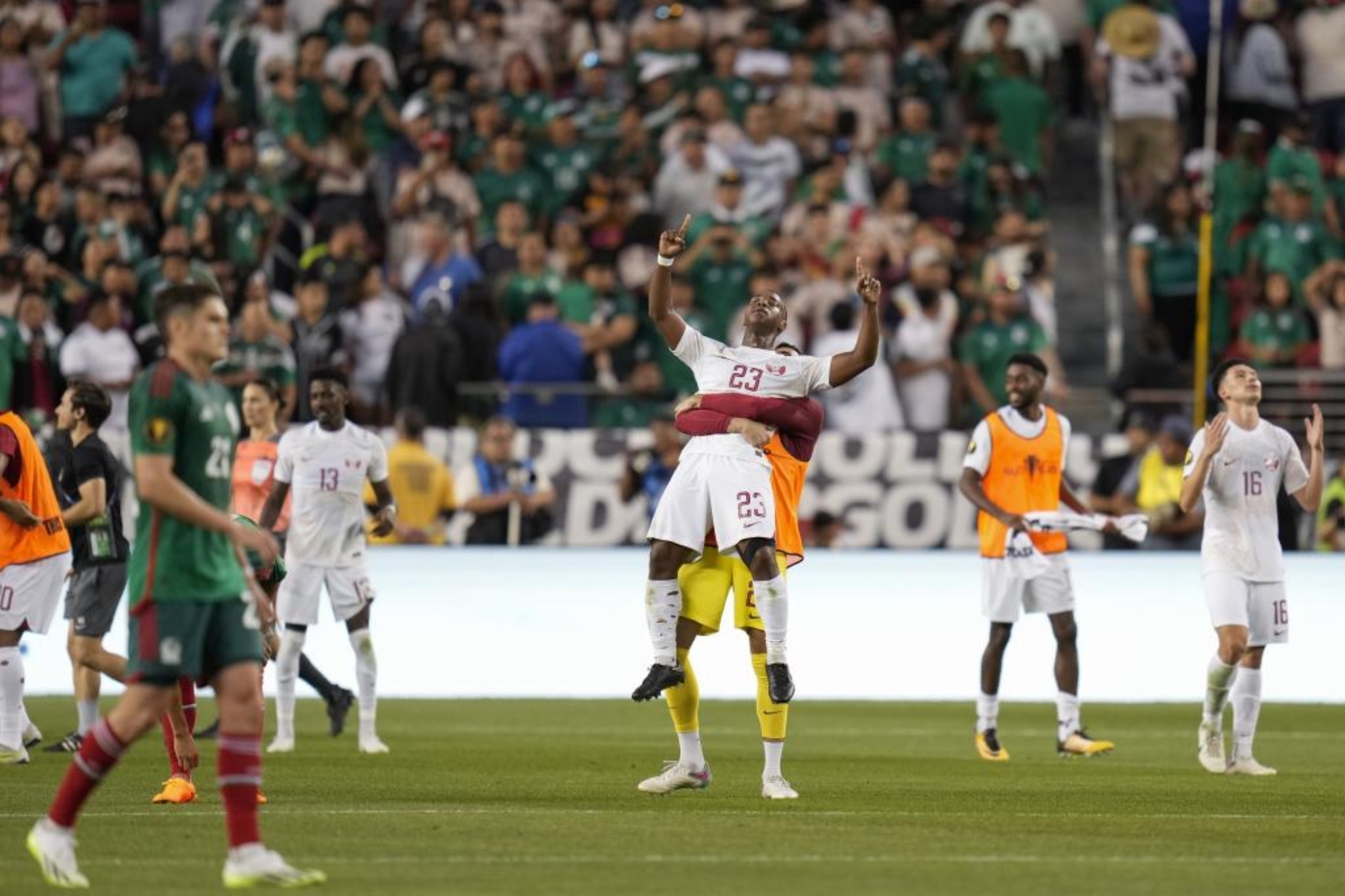 Assim Madibo celebra el triunfo de Qatar sobre México