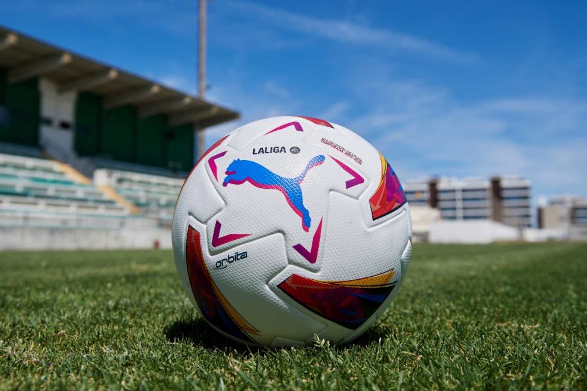 Así es el balón oficial de la UEFA Women's Champions League 2024