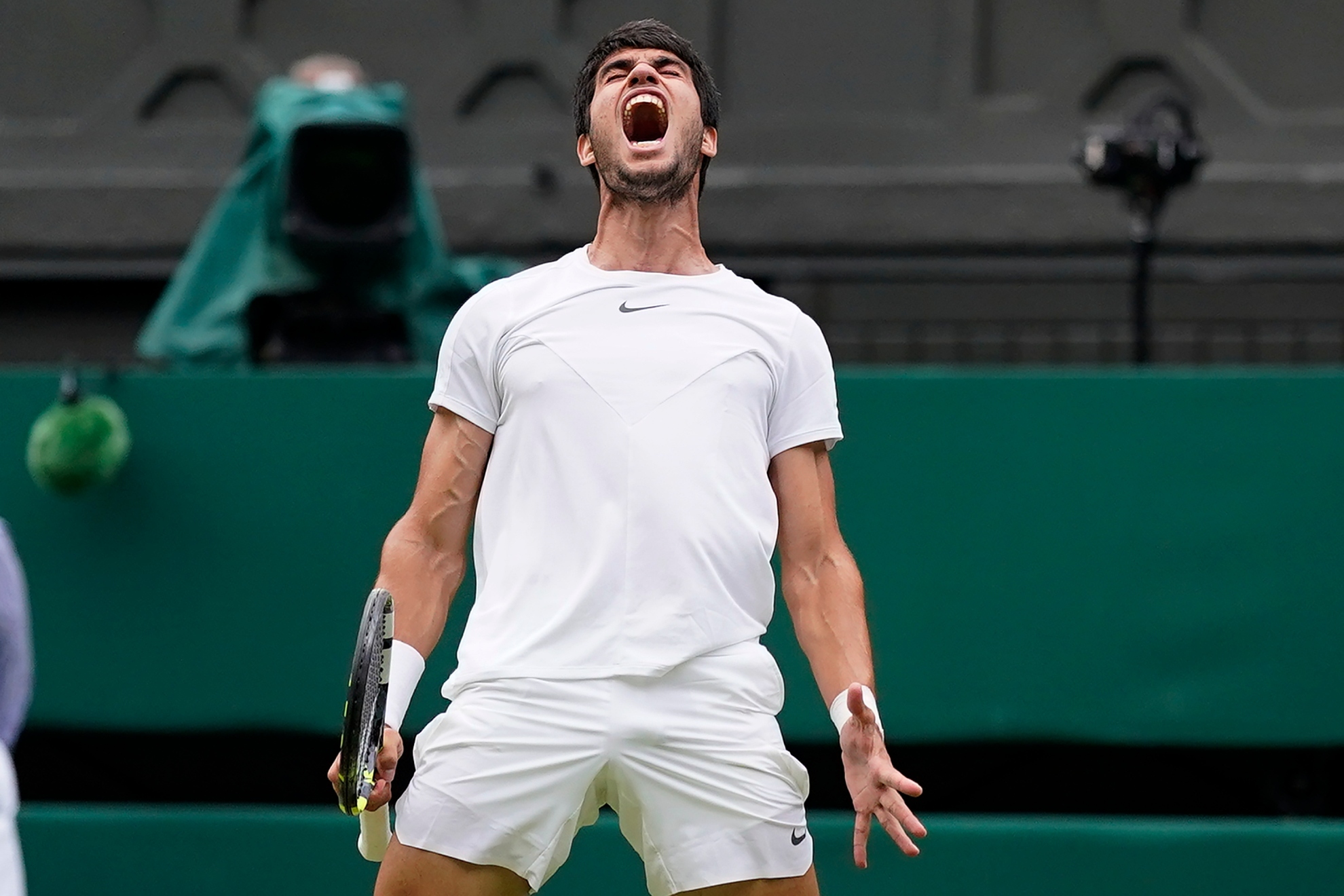 Alcaraz celebrates at Wimbledon