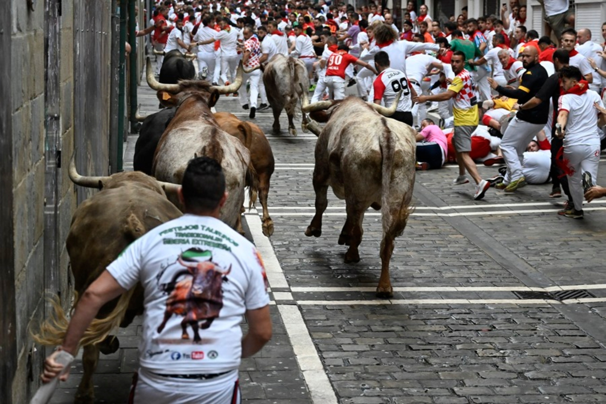 San Fermn 2023 hoy | Resumen del encierro del 11 de julio con los toros de Nez del Cuvillo.