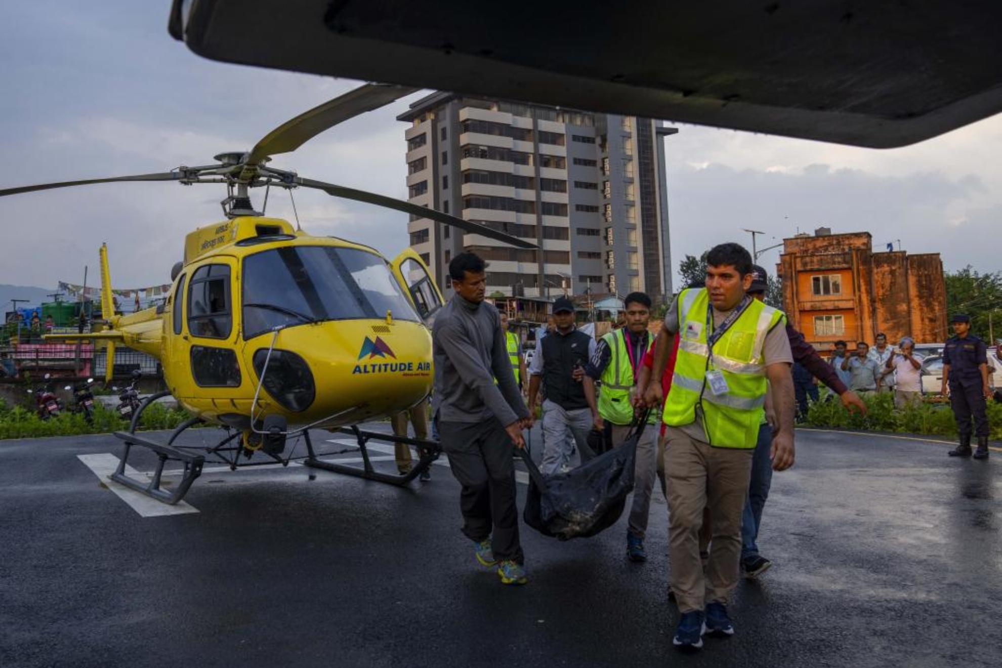 Seis muertos en accidente de helicóptero en el Everest
