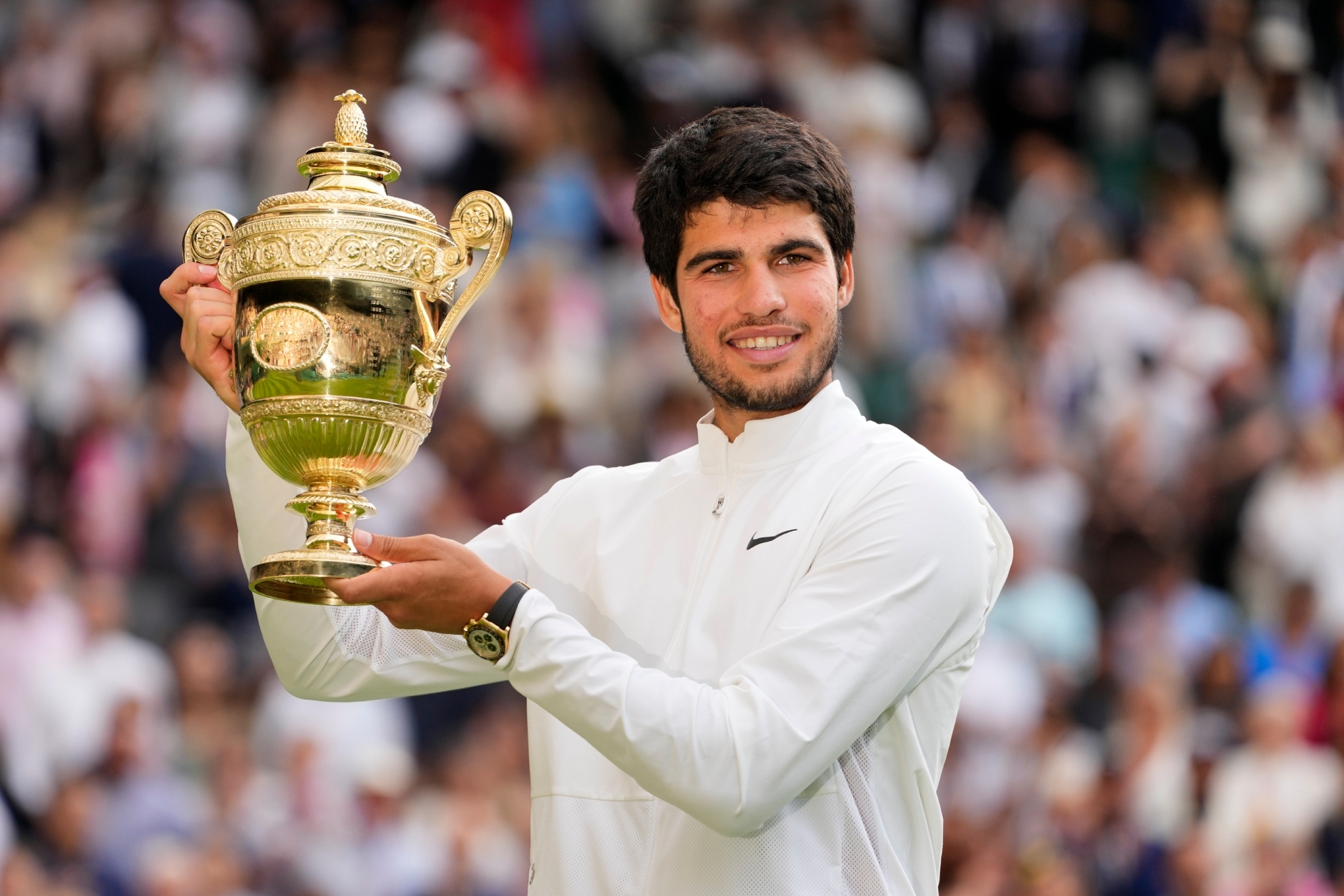 Alcaraz, con el trofeo de Wimbledon