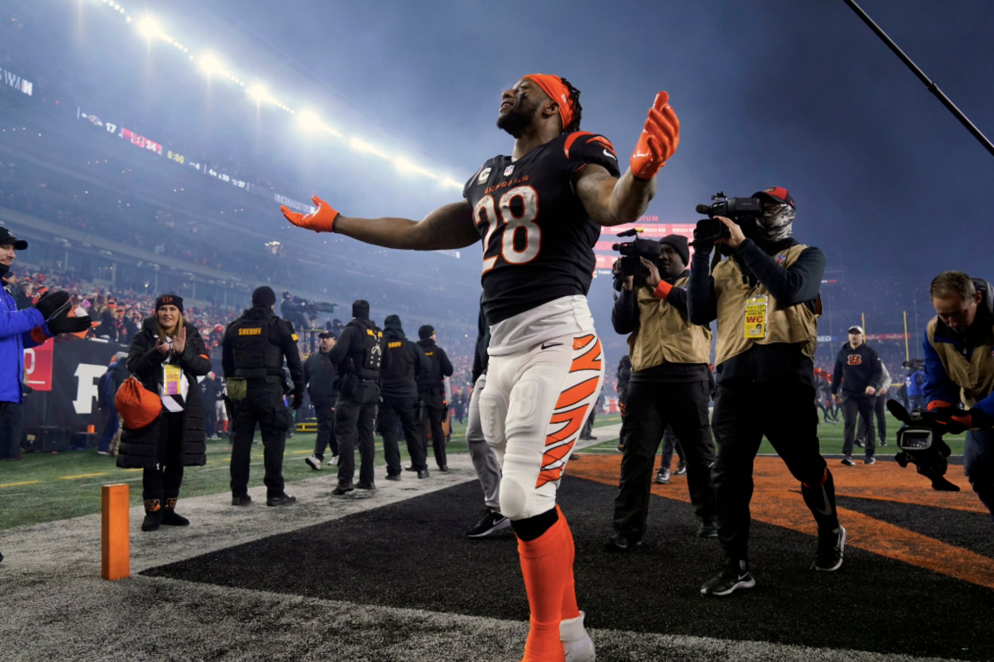 Bengals JaMarr Chases touching gesture to a child with leukemia: this is what its worth to be an idol