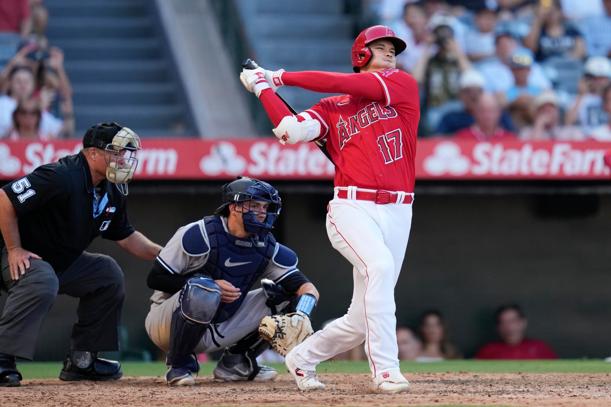 Shohei Ohtani gets his 35th HR for the Angels