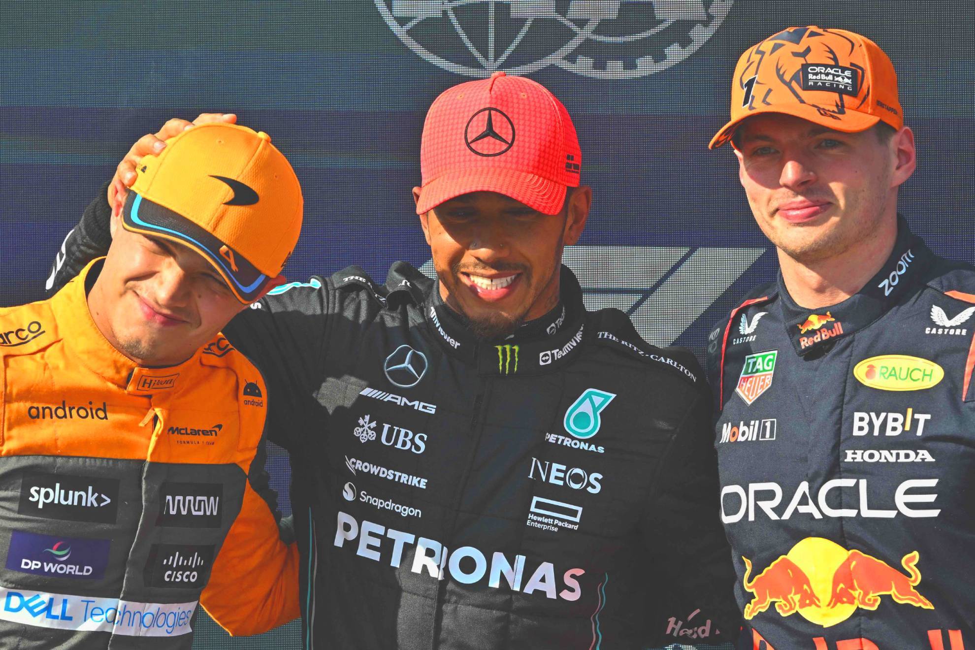 Hamilton y Vetrstappen, junto a Lando Norris, los tres principales aspirantes al triunfo en Hungría.