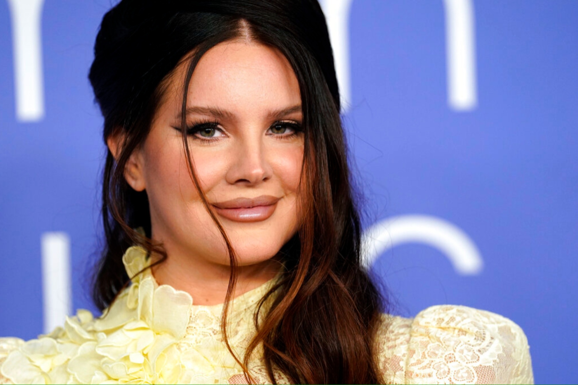 Lana del Rey Net Worth: Does the singer really need to be working at the Alabama Waffle House? | Marca