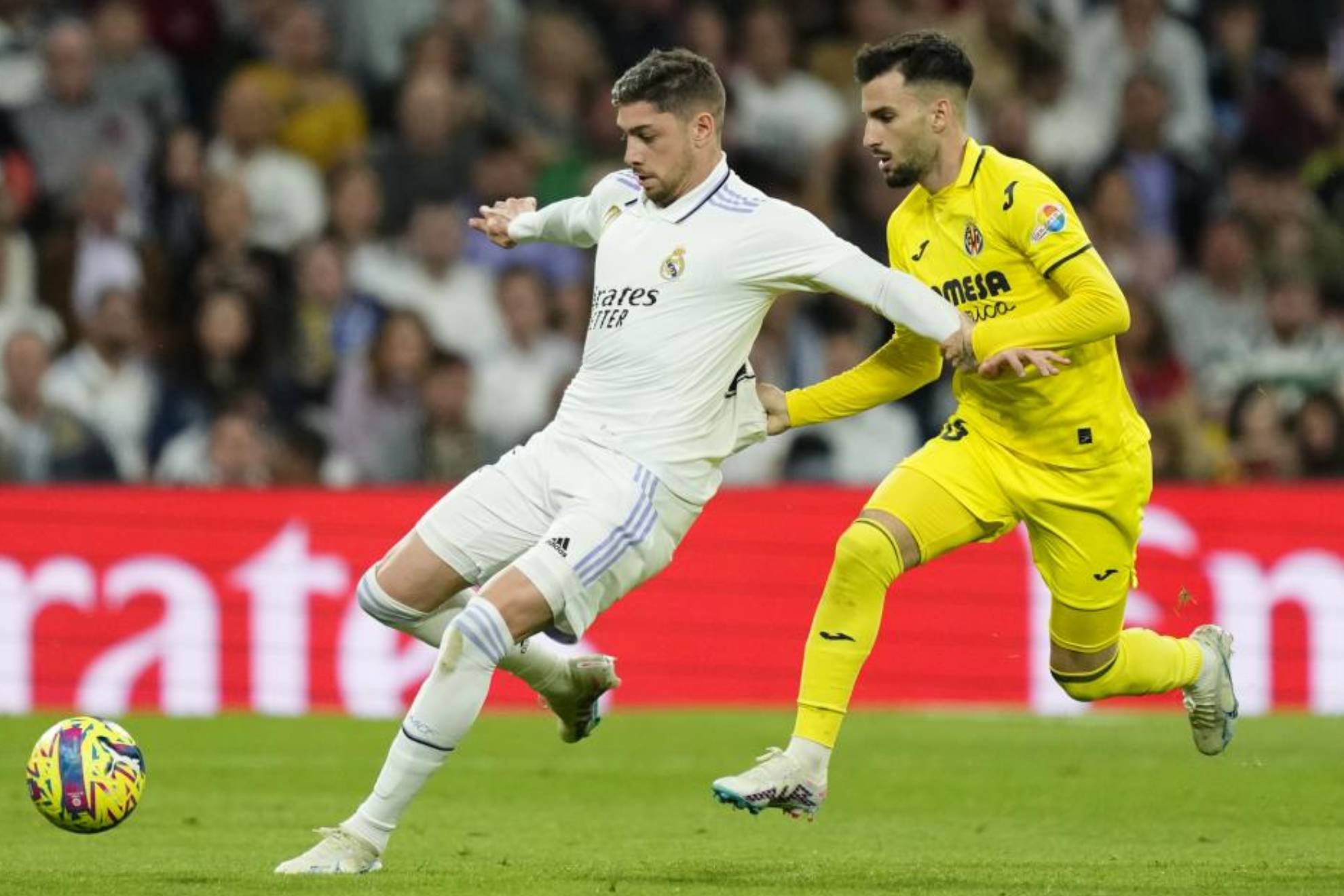 Valverde y Baena en el Real Madrid-Villarreal disputado en el Bernabéu.
