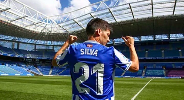 David Silva posa con el 21, el da de su presentacin.