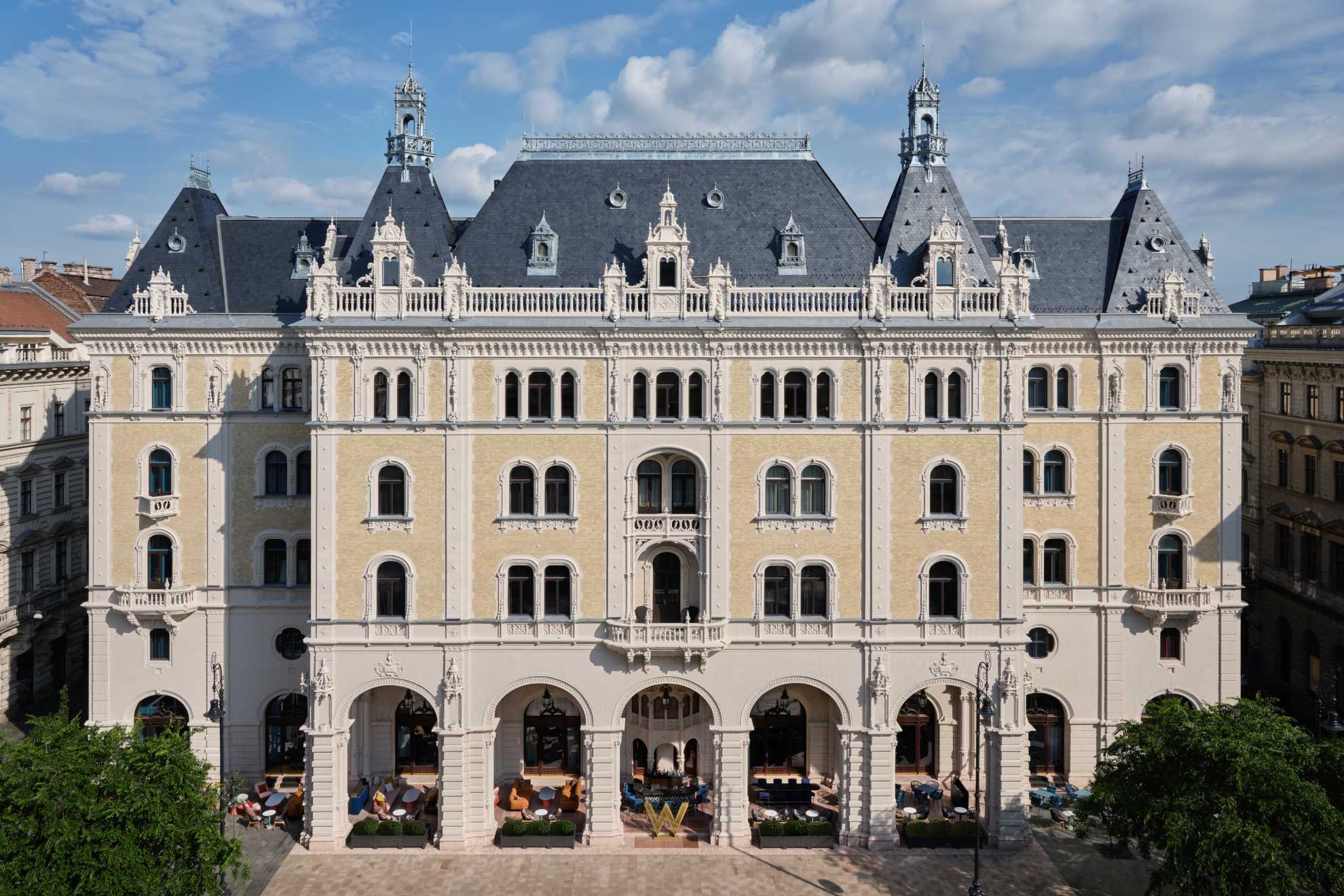 W Hotels presenta una atrevida dualidad en la capital histórica de Hungría con el debut de W Budapest