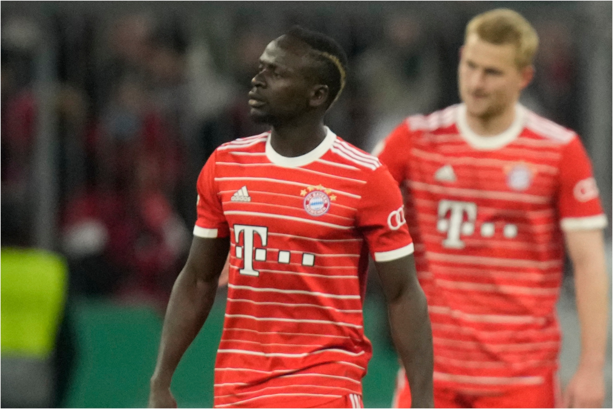Mané se lamenta durante un partido con el Bayern.