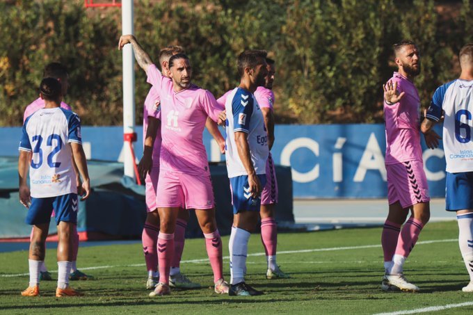 Marc Mateu gesticula en un lance del partido ante el Tenerife