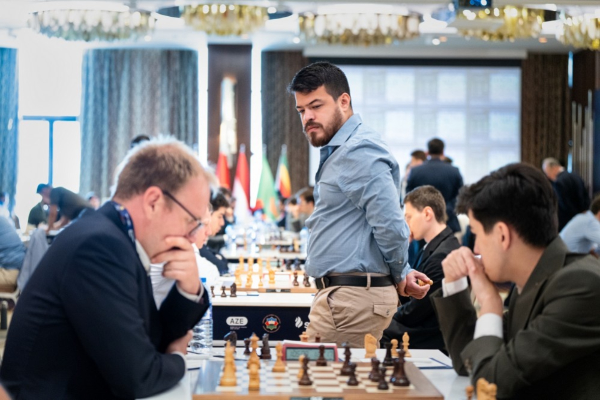 Iturrizaga piensa el próximo movimiento durante su partida de ajedrez