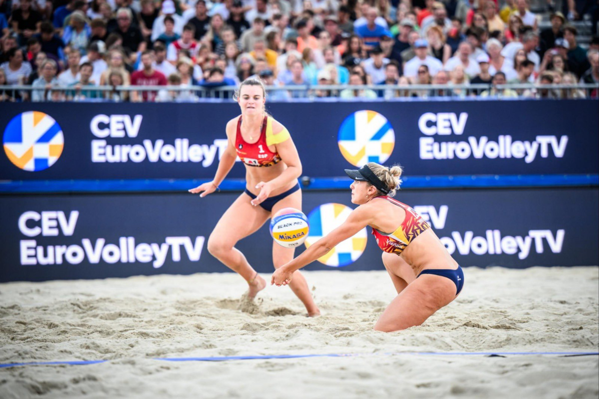 Tania Moreno y Daniela Álvarez arrasan contra Italia y ya están en semifinales del EuroBeachVolley