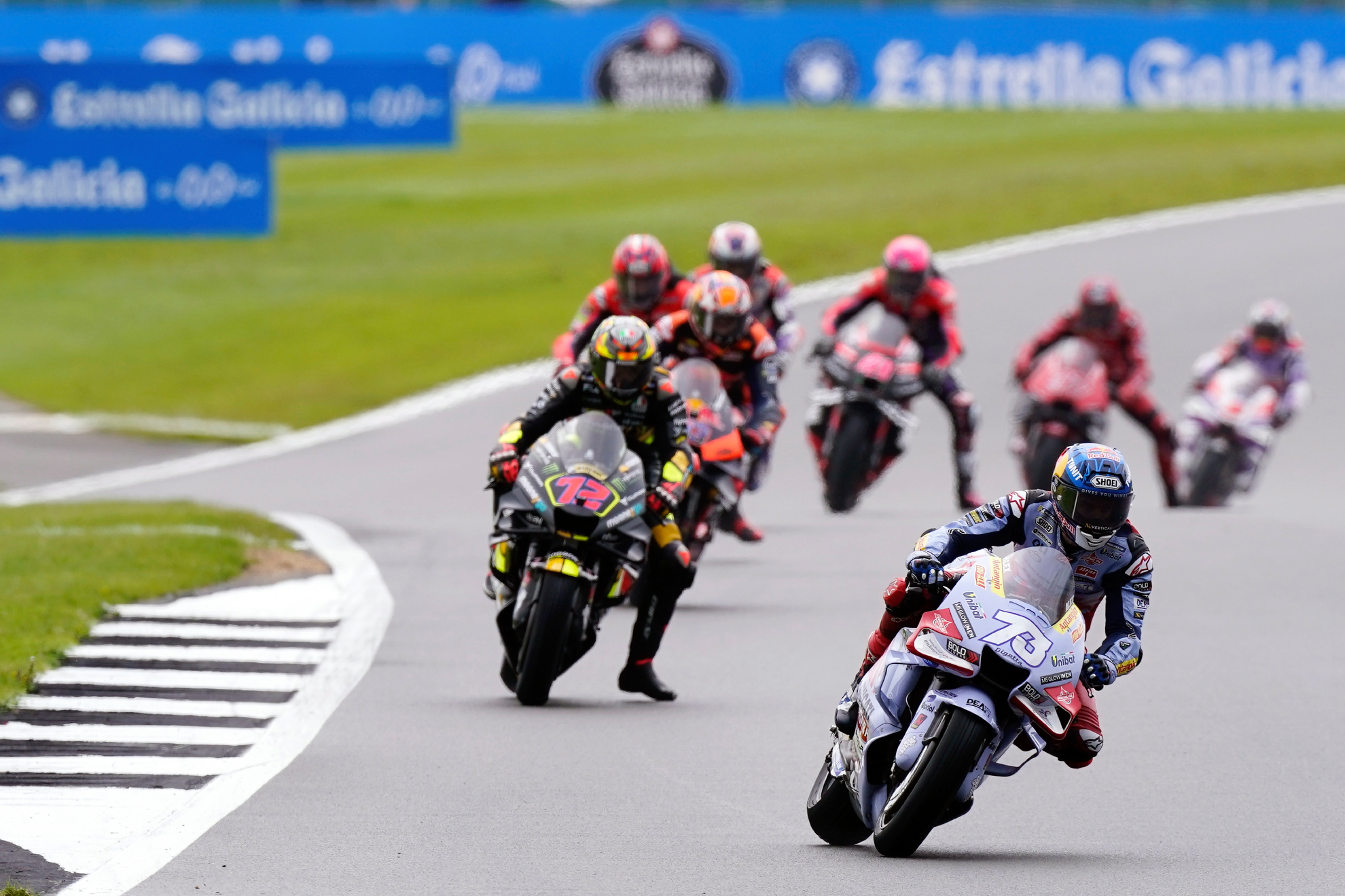 Aleix Espargaró gana la carrera del GP de Gran Bretaña de MotoGP