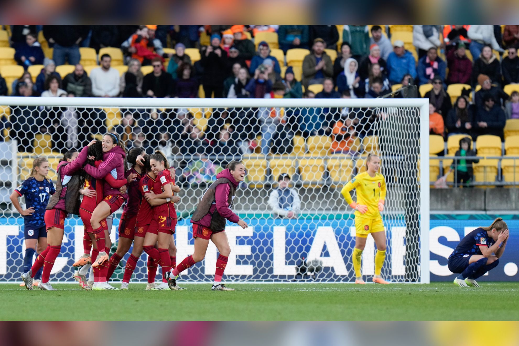 Salma Paralluelo clinches Spain's ticket to semis with extra time goal vs. Netherlands