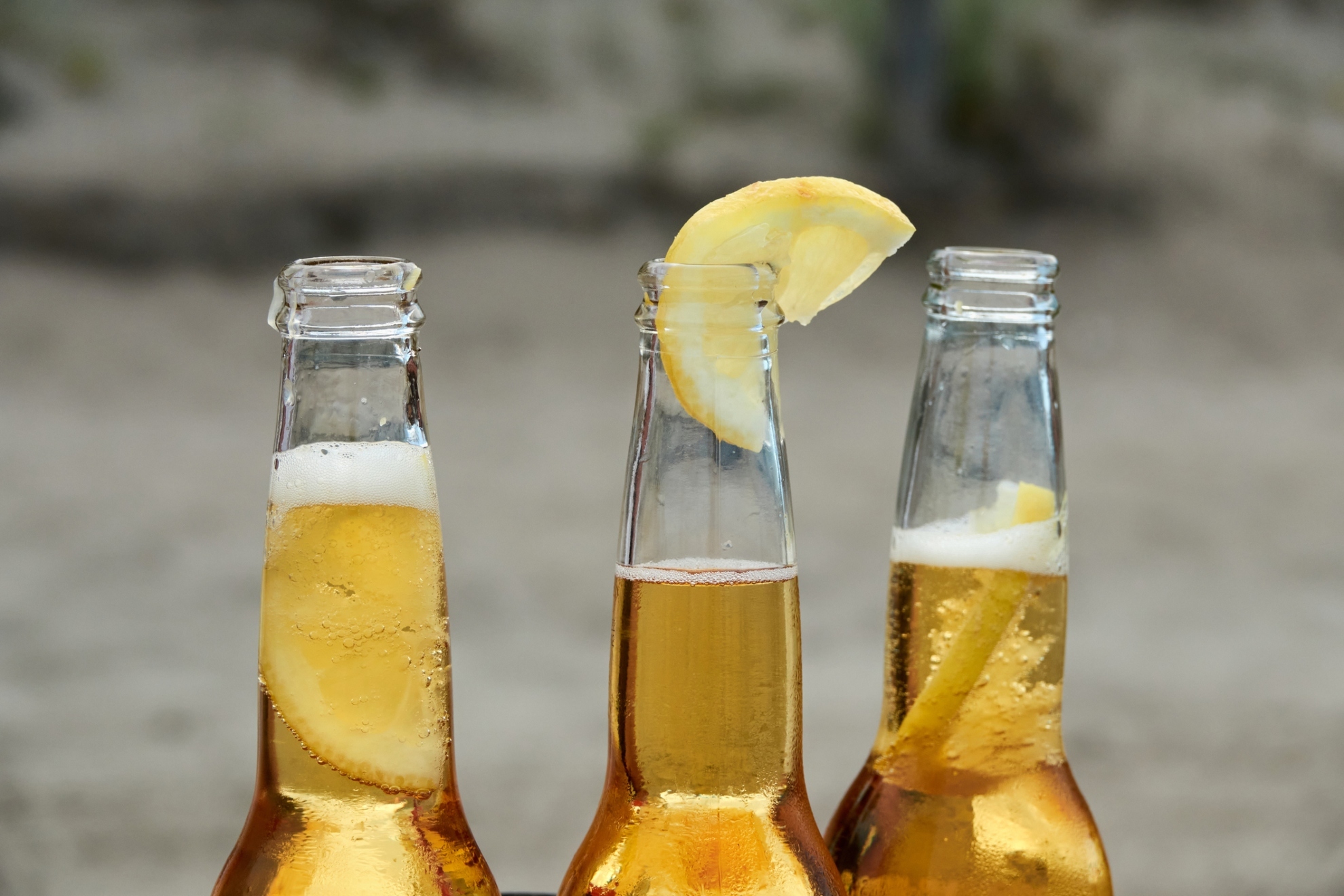 La advertencia de la OCU sobre las cervezas con limón