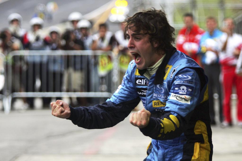 Fernando Alonso, tras la victoria con Renault en Brasil 2006.