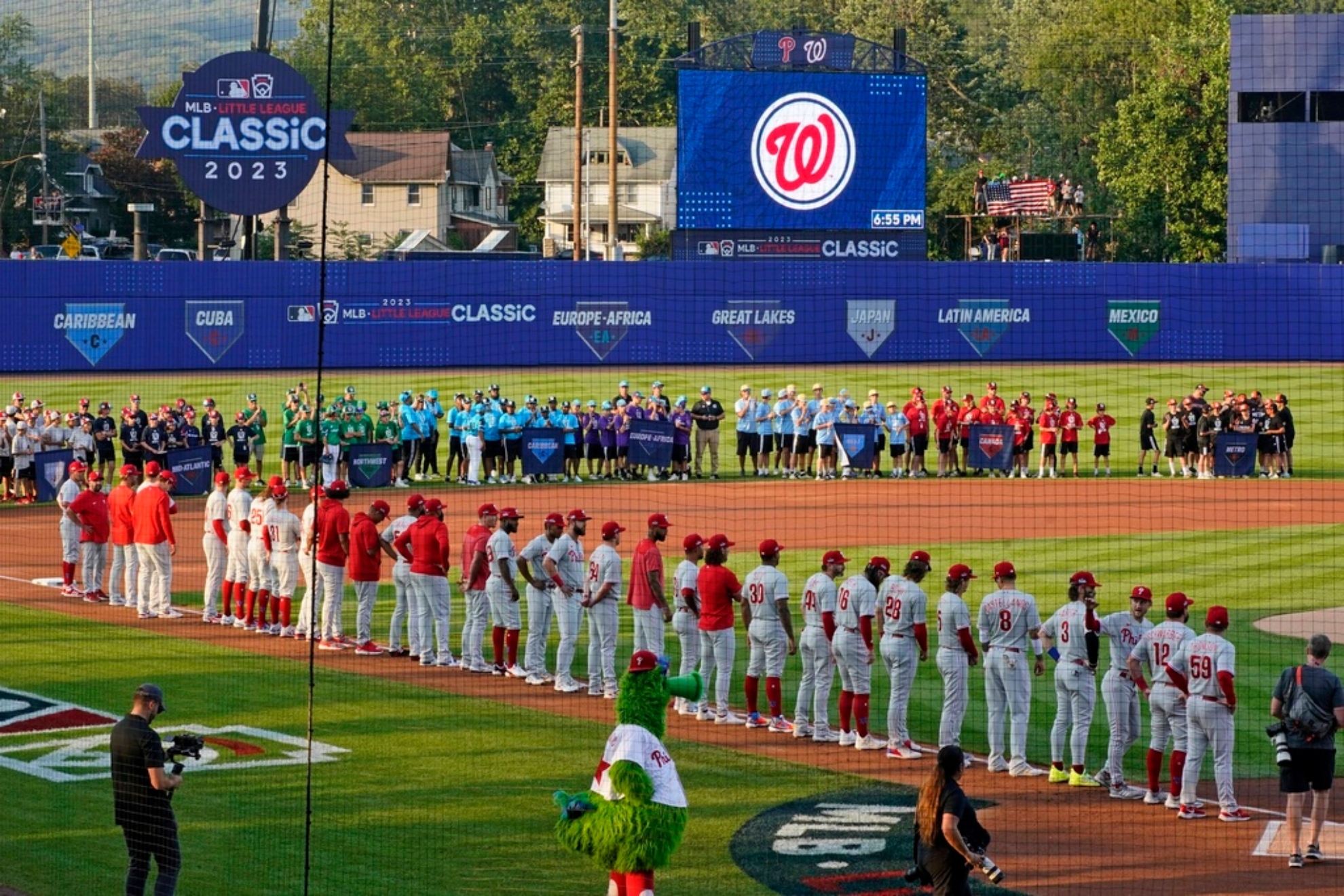 MLB Little League Classic: Phillies fall short, even with 9th inning rally, Nationals take the win