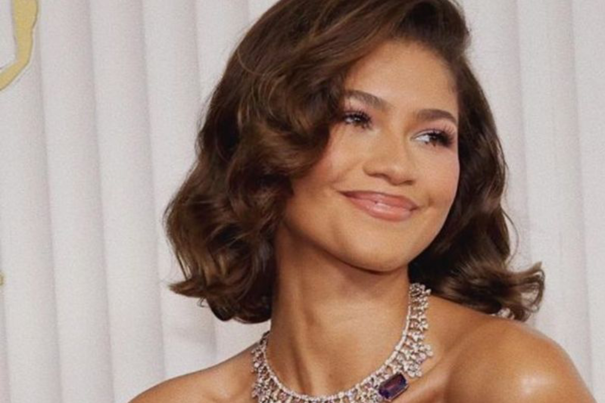 Zendaya looks more stylish at a basketball game than we've ever looked in  our entire lives