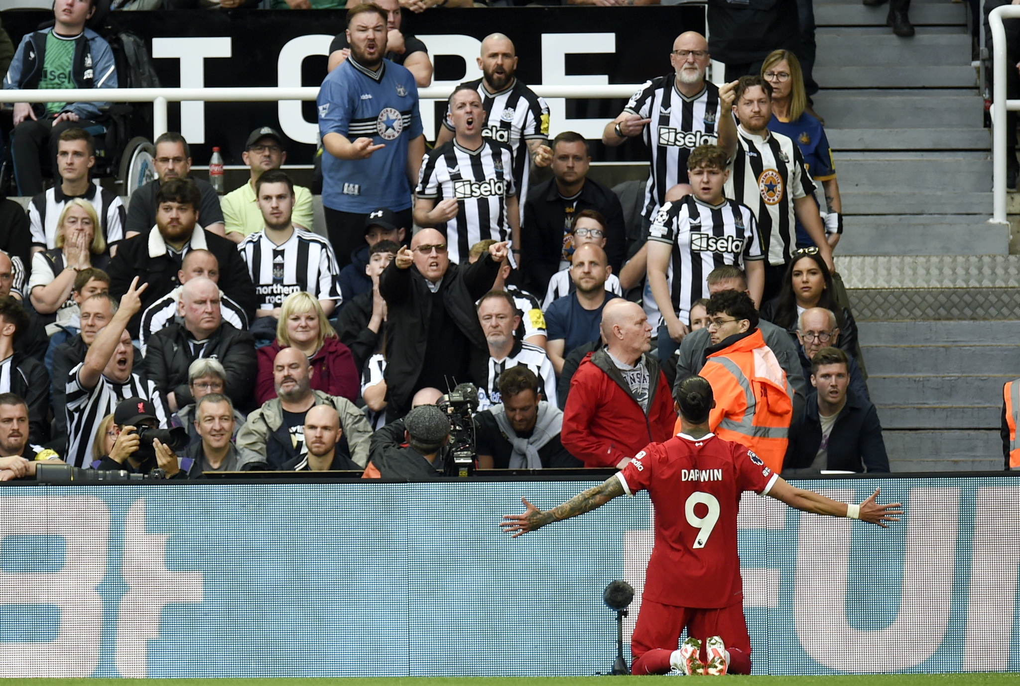 Darwin Nunez of Liverpool celebrates scoring the winning goal against Newcastle