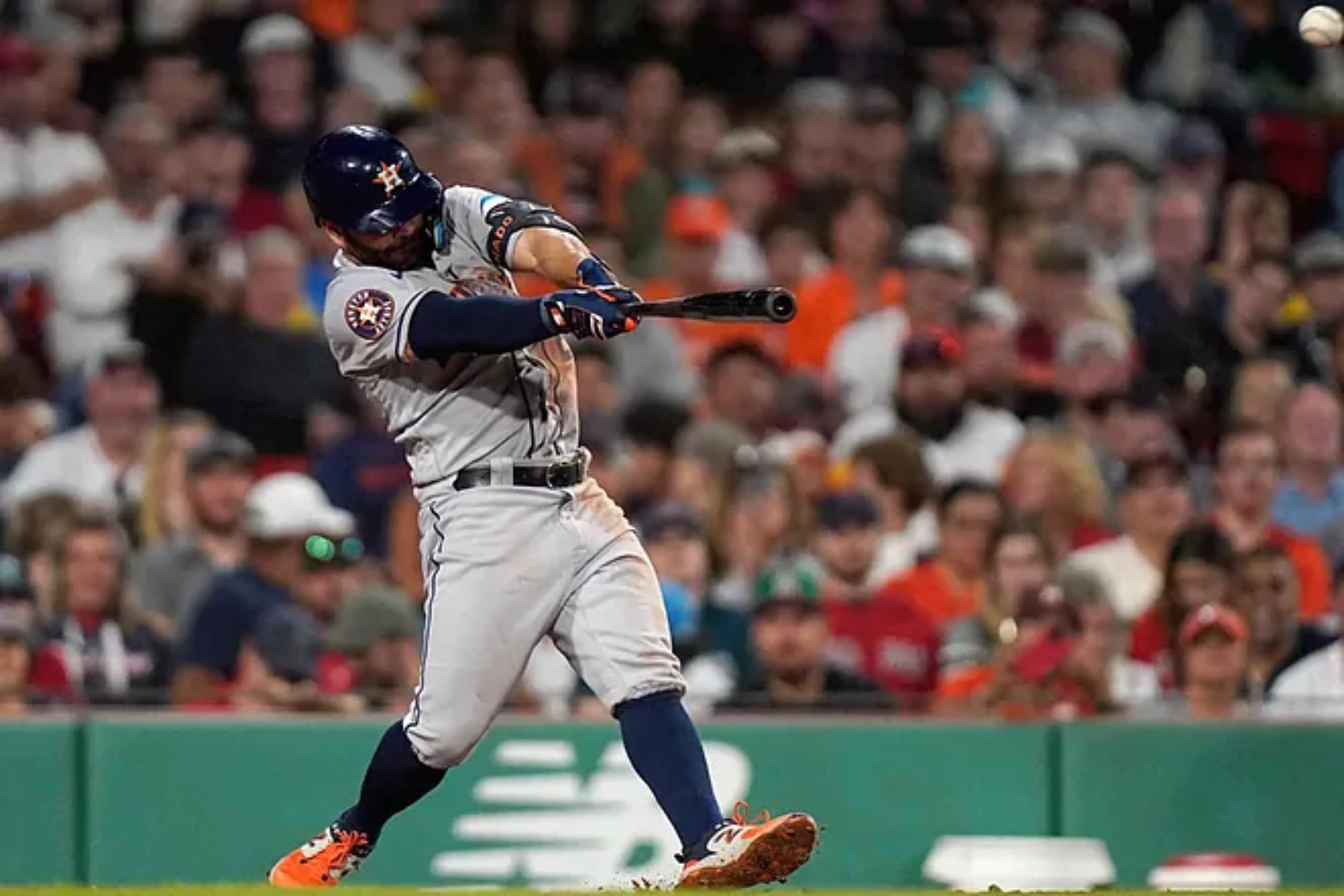 Jose Altuve hits a new milestone earning his first MLB cycle against the Red Sox