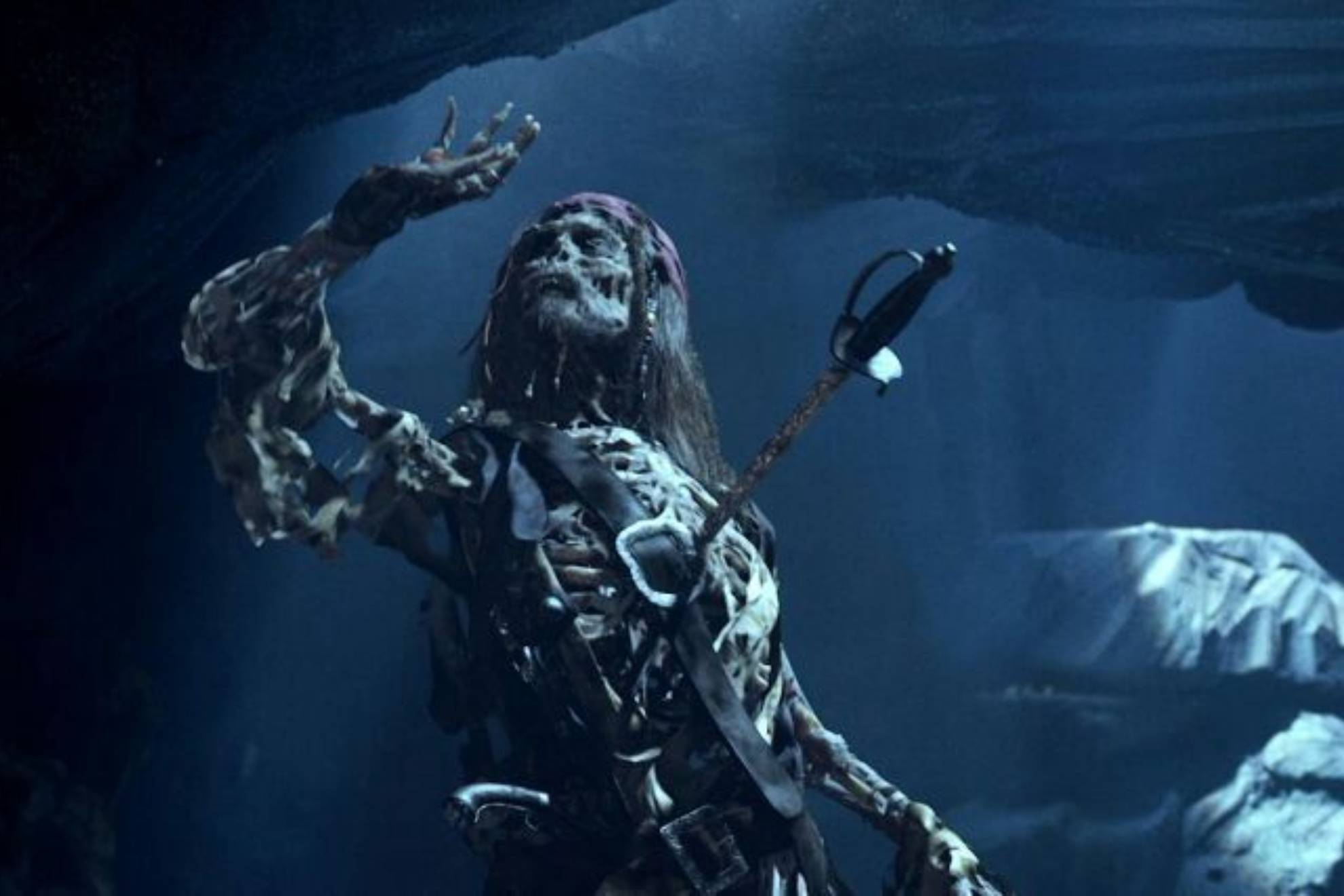 Escena de esqueletos en Piratas del Caribe: la maldicin de la Perla Negra.
