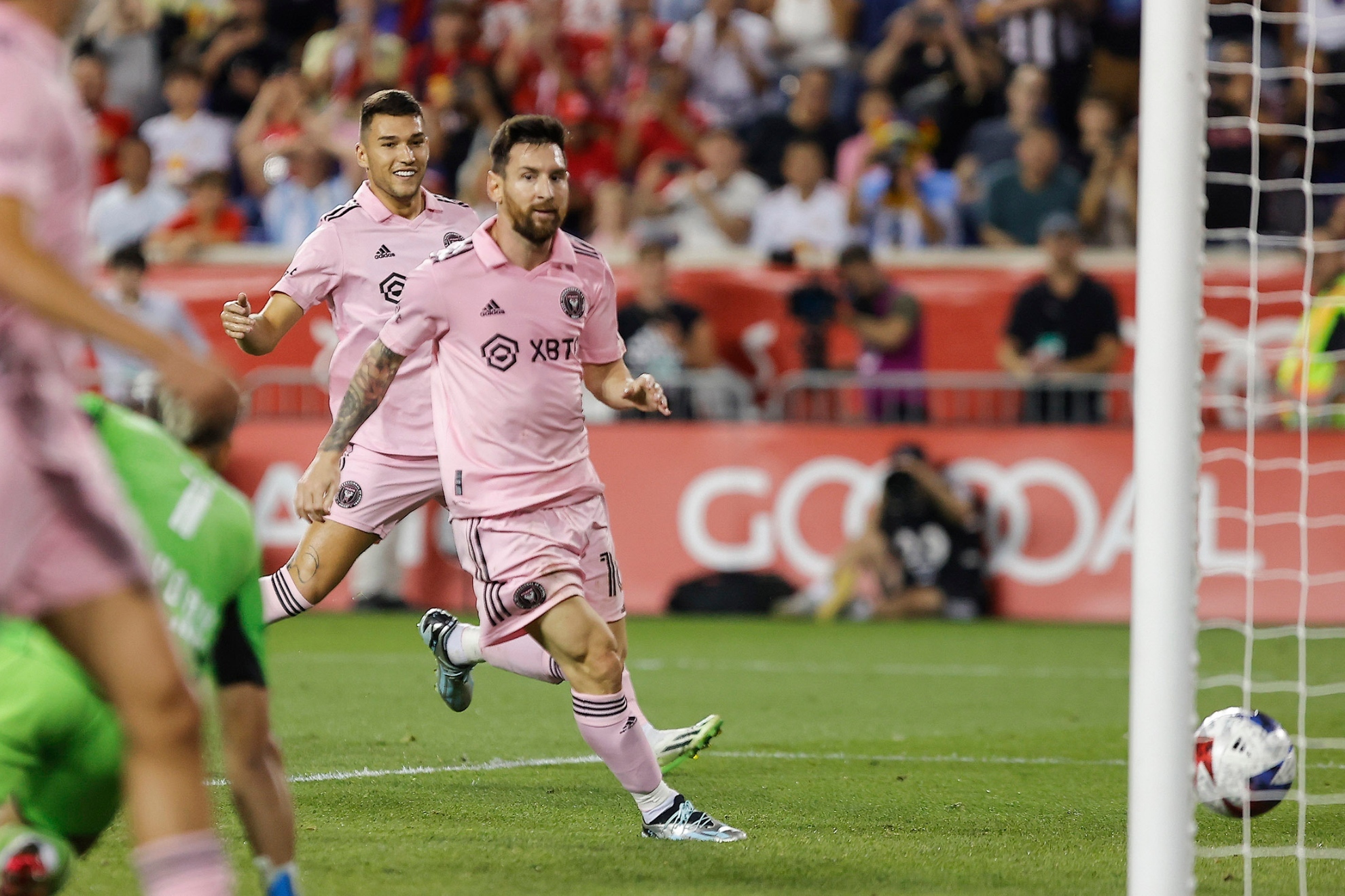 Lionel Messi scores in his MLS debut.