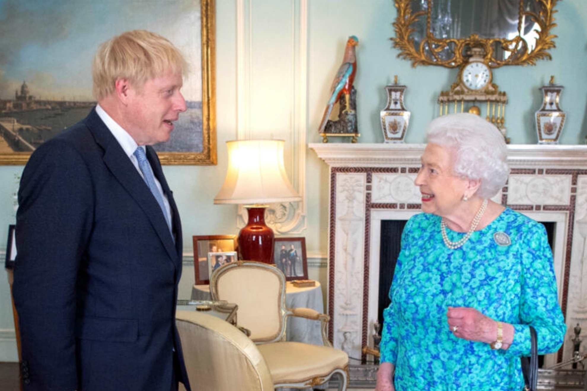 Boris Johnson recuerda a Isabel ll con una de sus mejores ancdotas con la monarca: Estaba usted desnudo?
