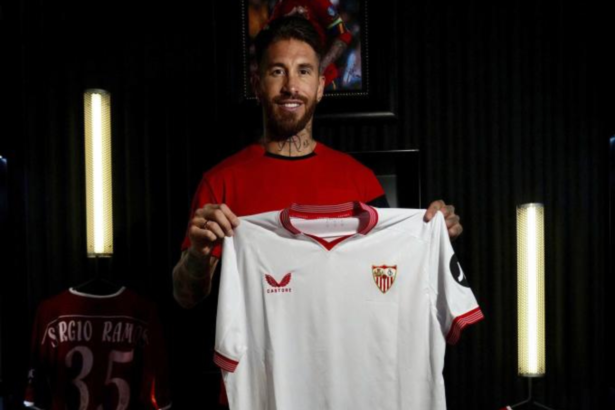 Sergio Ramos, con la camiseta del Sevilla.