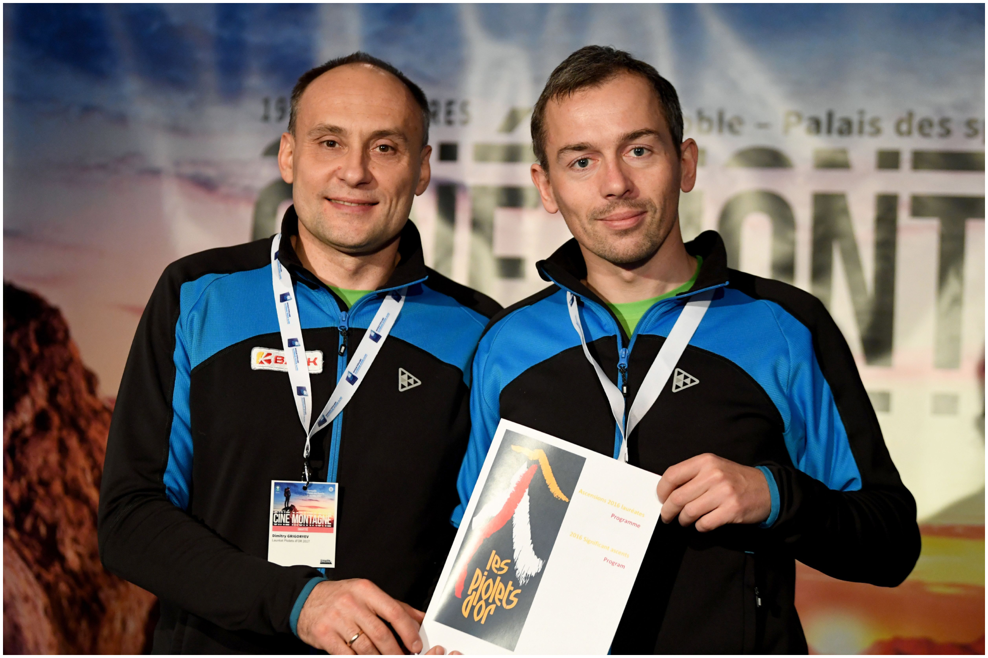 Dmitry Grigoriev y Dmitry Golovchenko, cuando recibieron el Piolet de Oro en 2017.