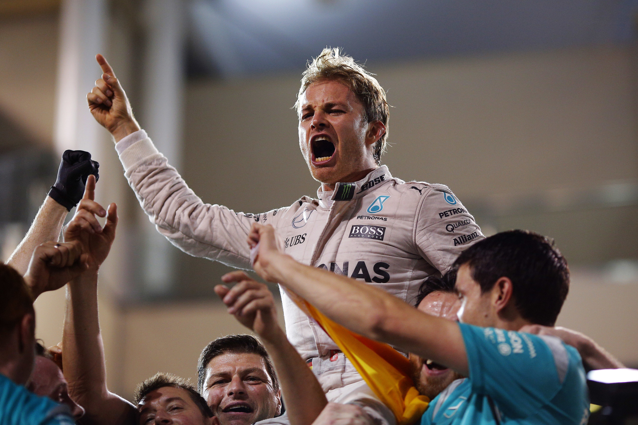 Nico Rosberg celebrando su primer y único título de F1