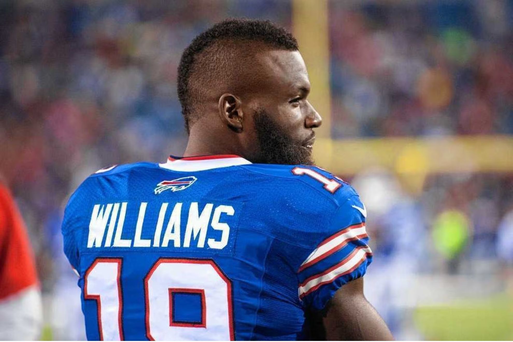 Reports of Mike Williams' tragic passing hit former NFL teammates and fans hard on Tuesday night.