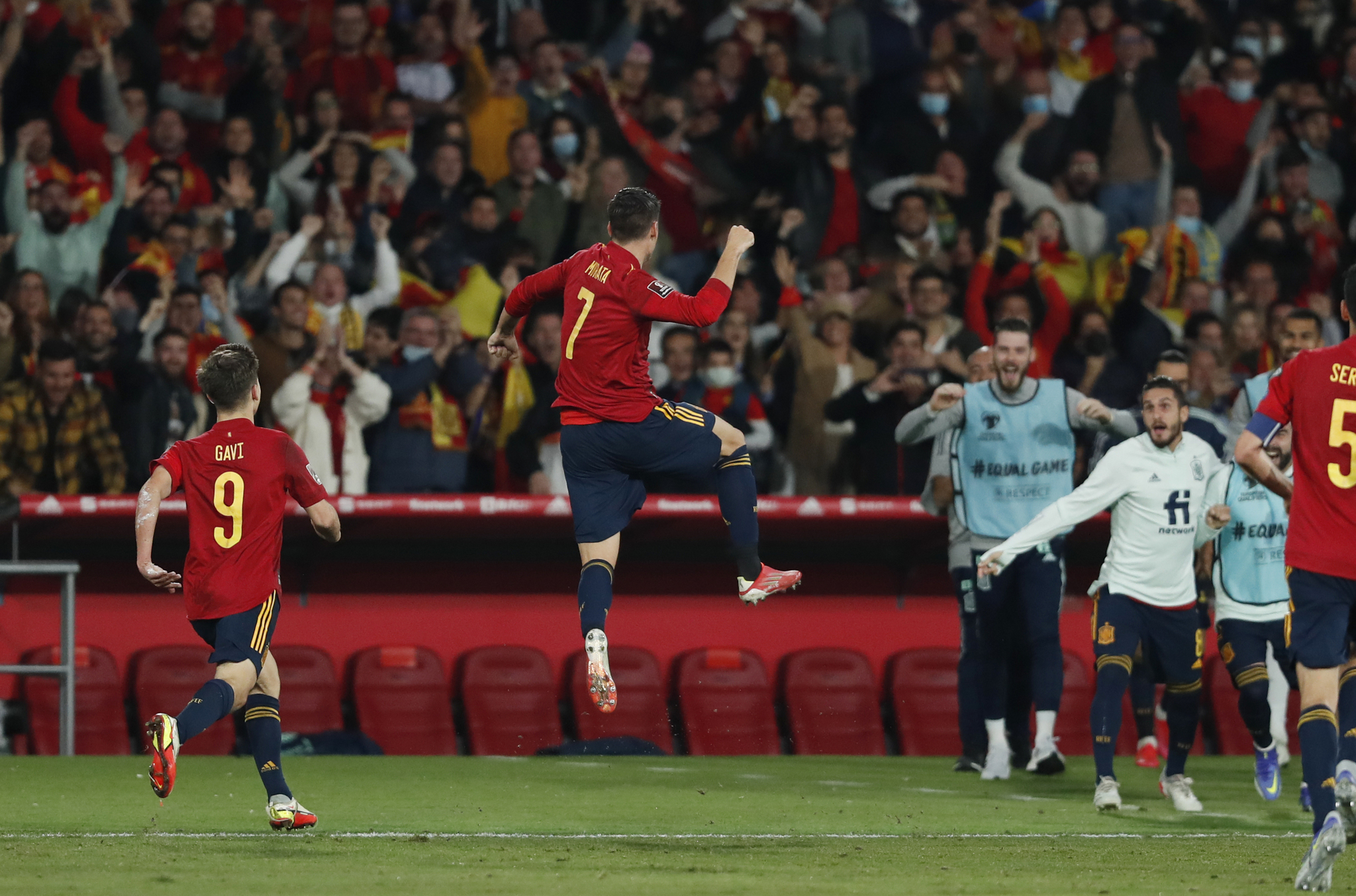 Morata celebra su gol a Suecia para meter a España en Qatar 2022