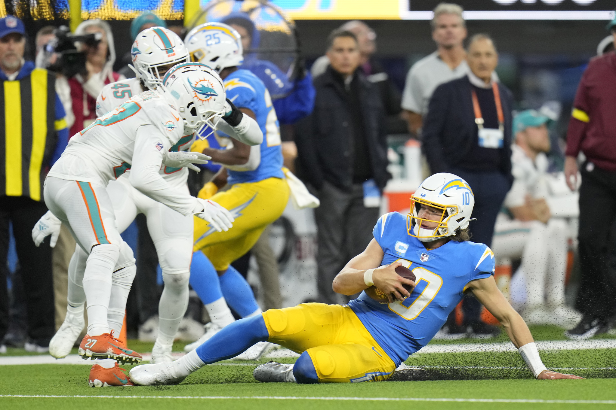Miami Dolphins - Los Angeles Chargers: Game time, TV Schedule and where to  watch the Week 1 NFL Game