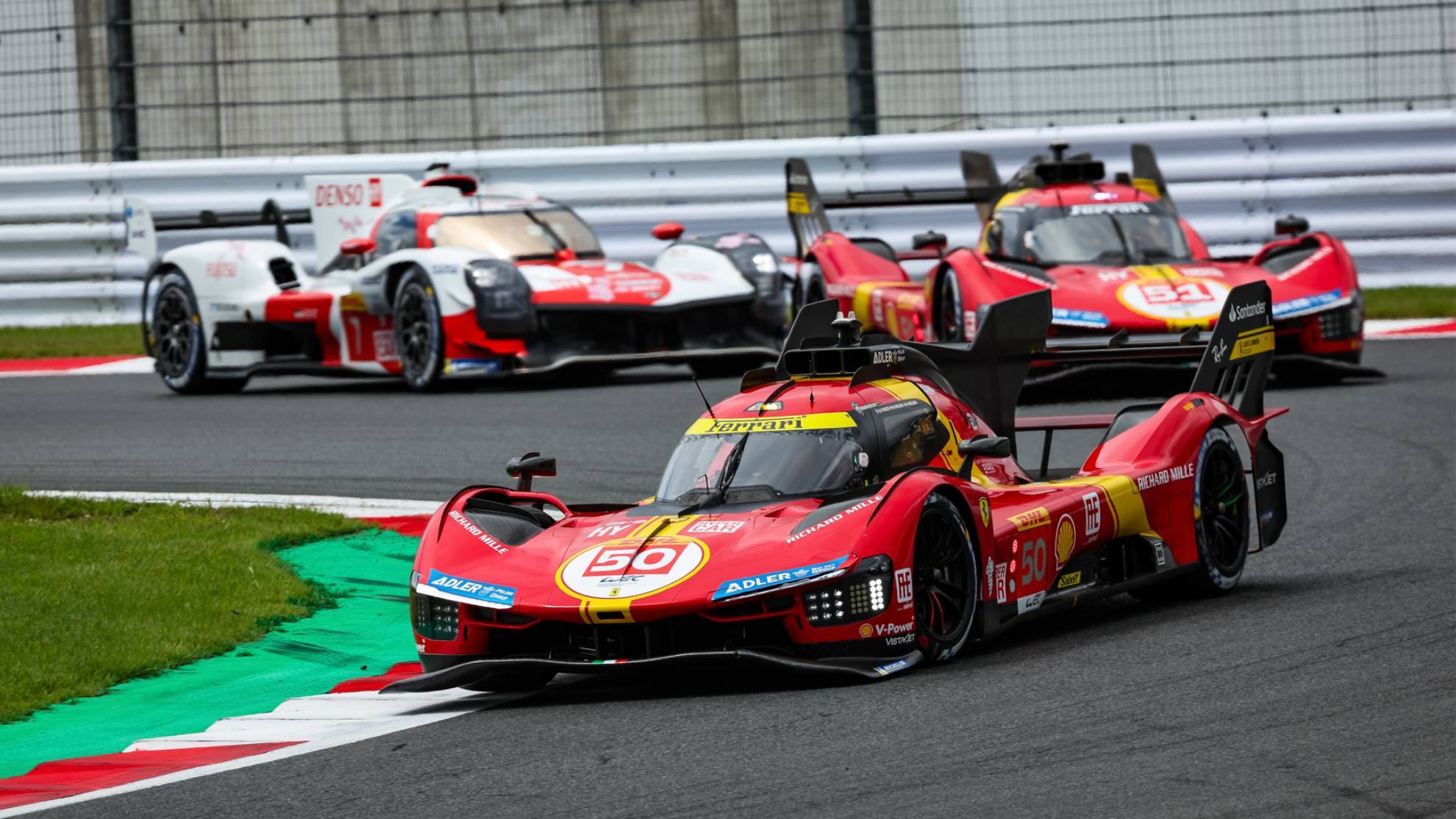 Ferrari arranc delante de los nipones, pero se desinfl.