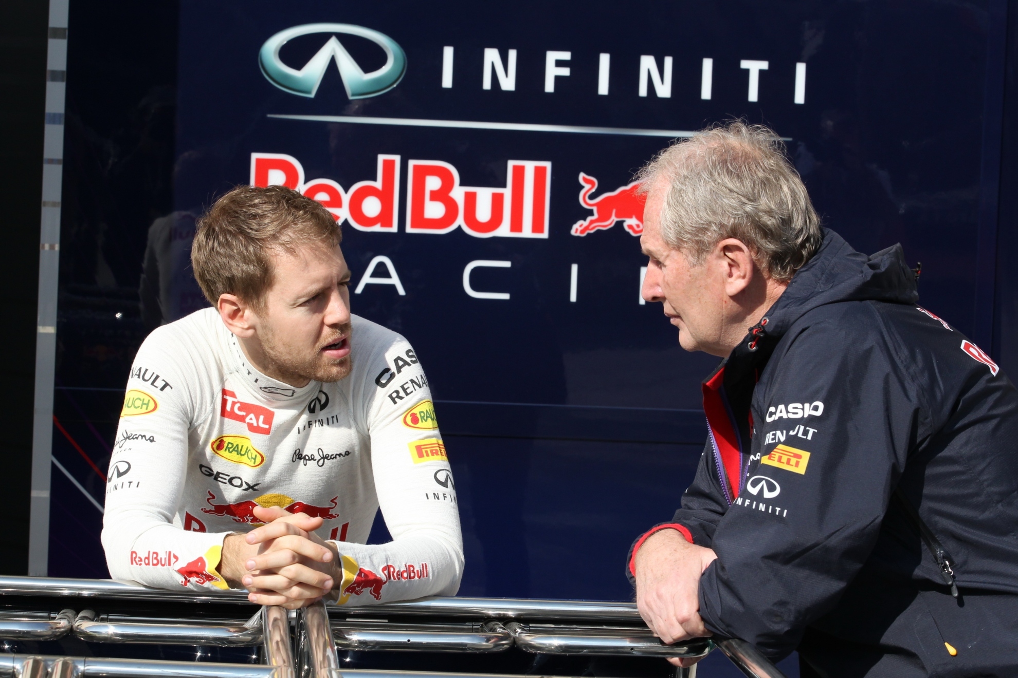 Sebastian Vettel y Helmut Marko durante la época del alemán en Red Bull