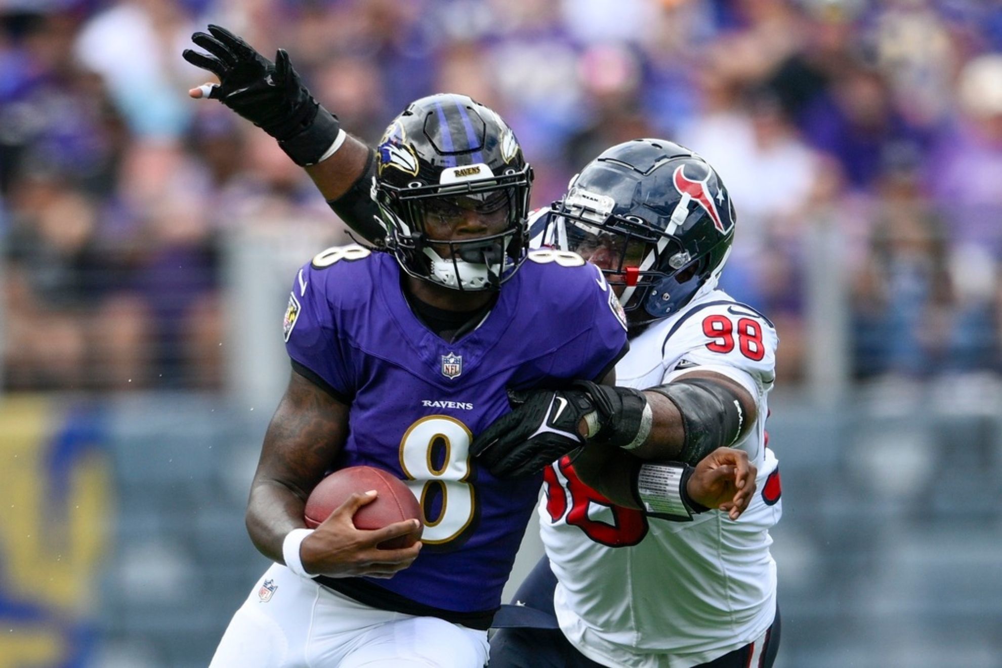 Lamar Jackson takes leadership role in Ravens