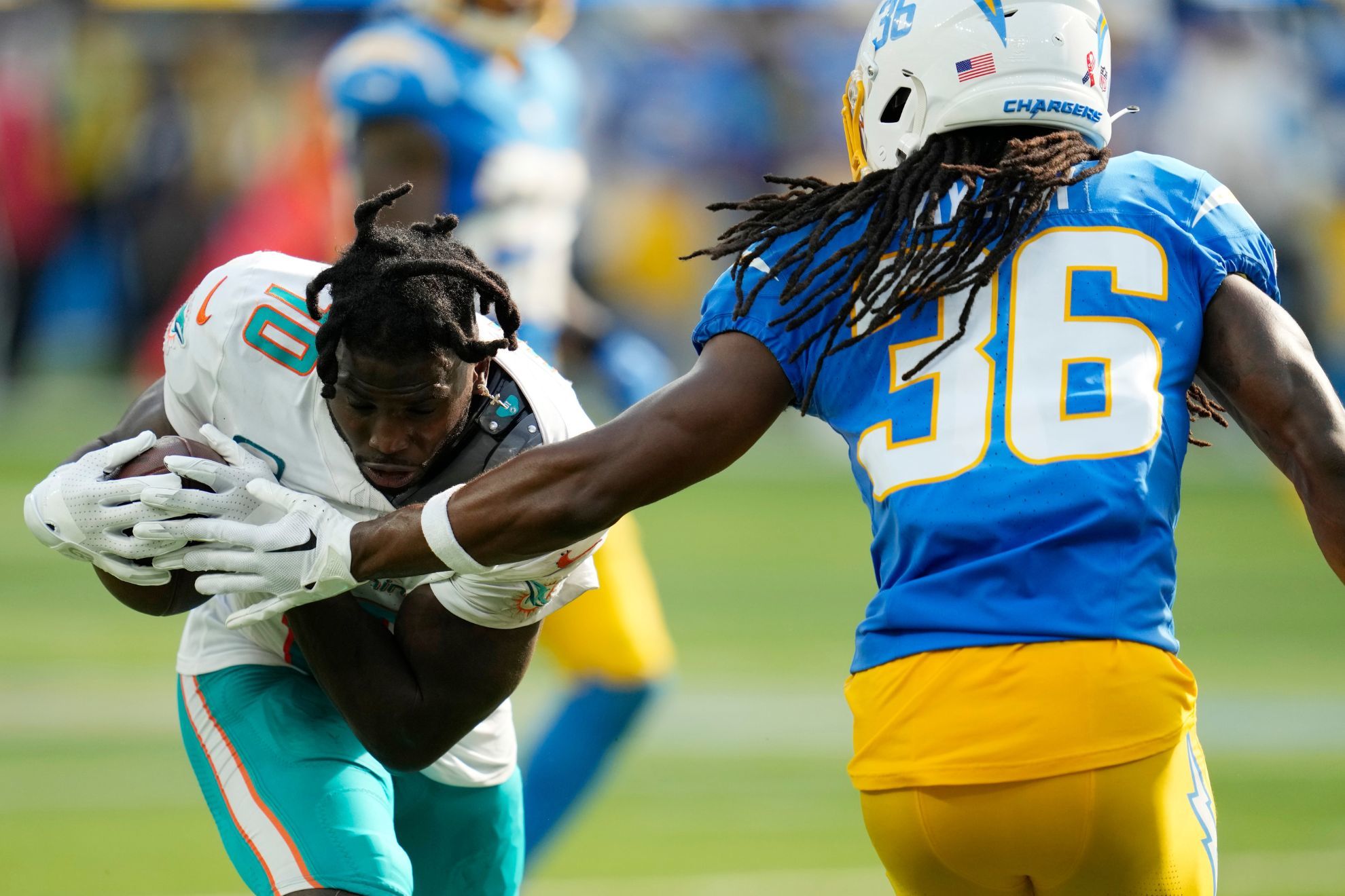 Tyreek Hill on pace for historic season after carrying Dolphins to win vs. Chargers