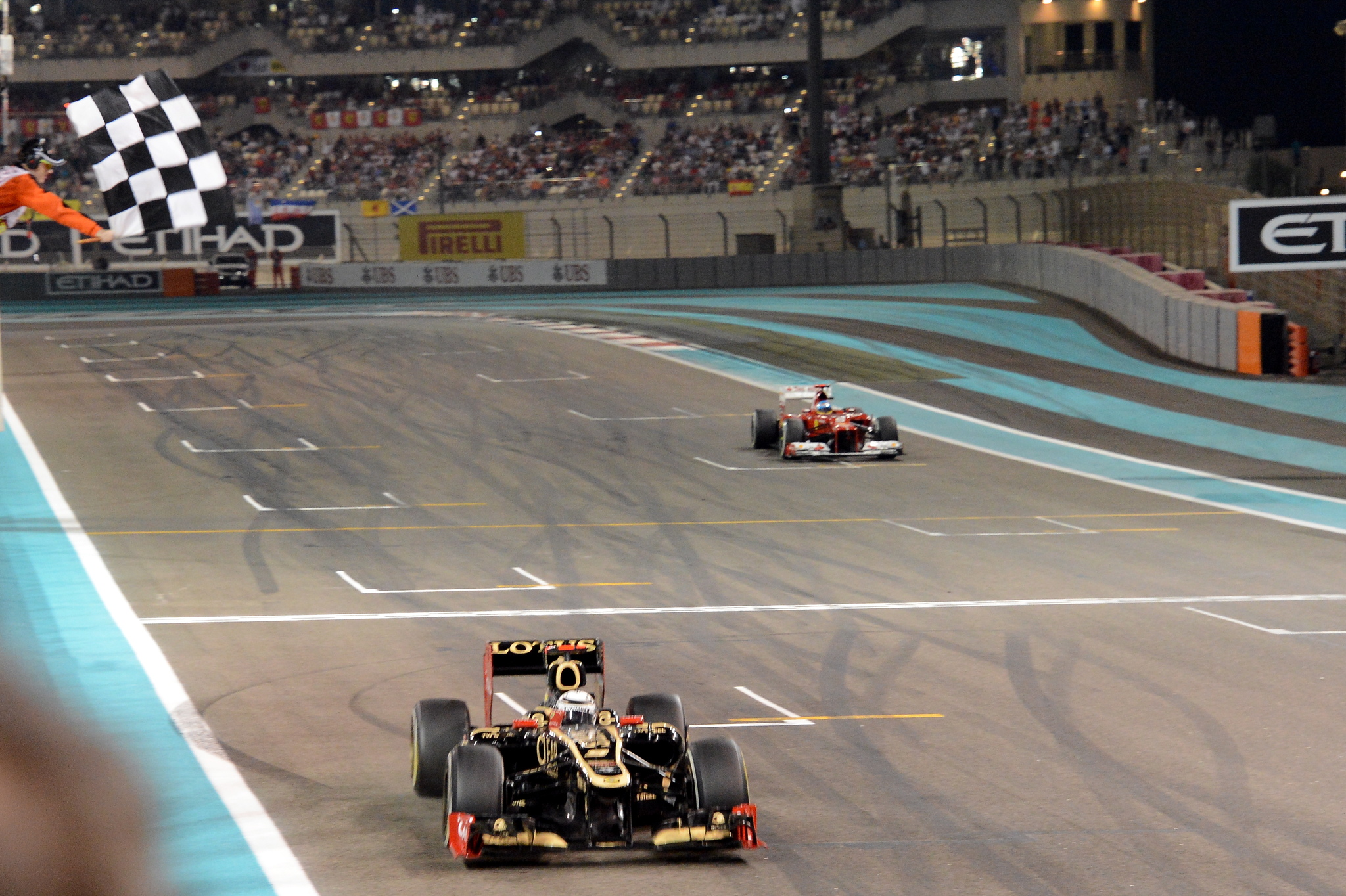 Kimi Raikkonen ganó el GP de Abu Dhabi 2012 por delante de Fernando Alonso