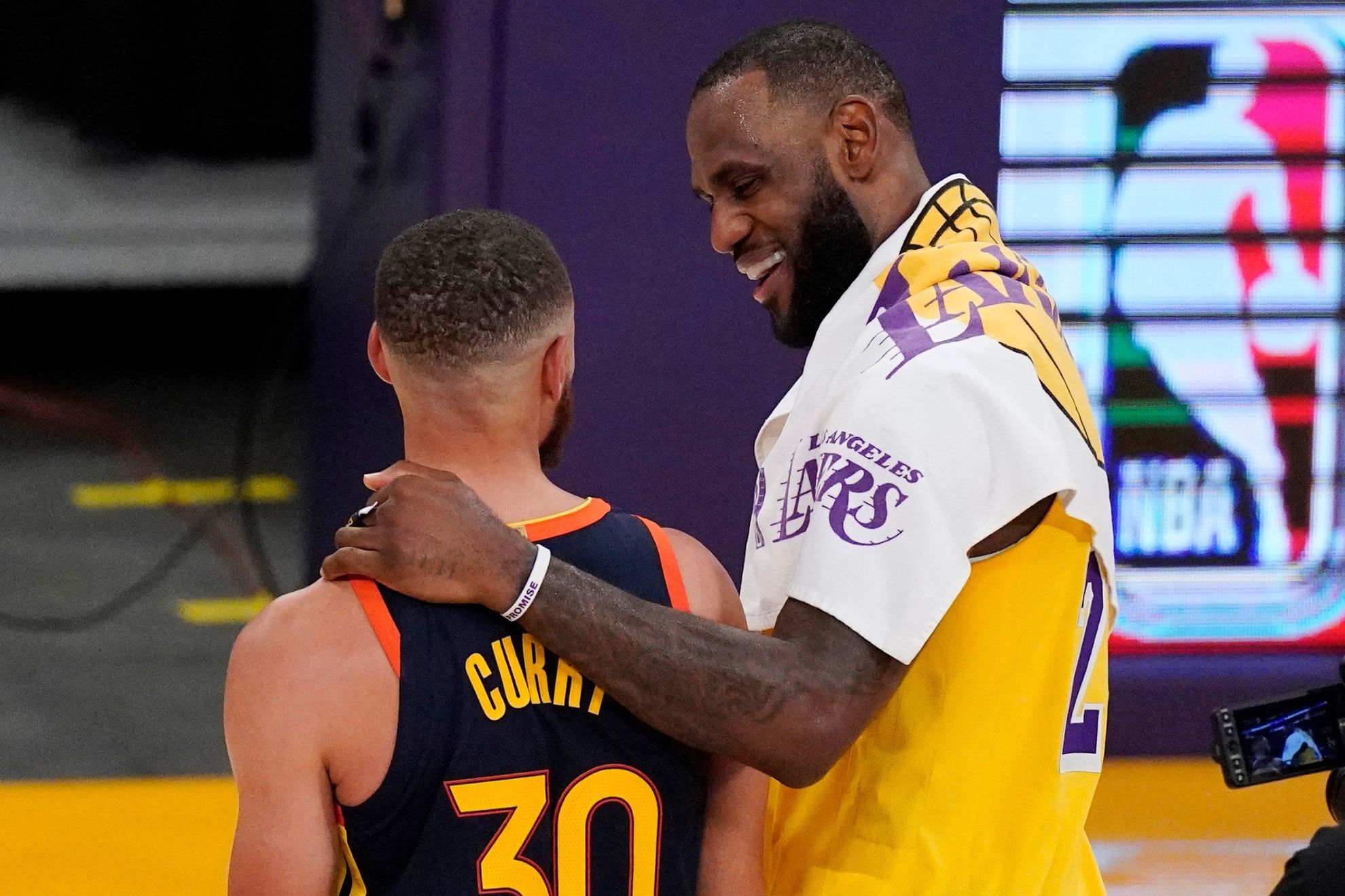 LeBron James recruiting Steph Curry, other NBA stars to join him on Team USA