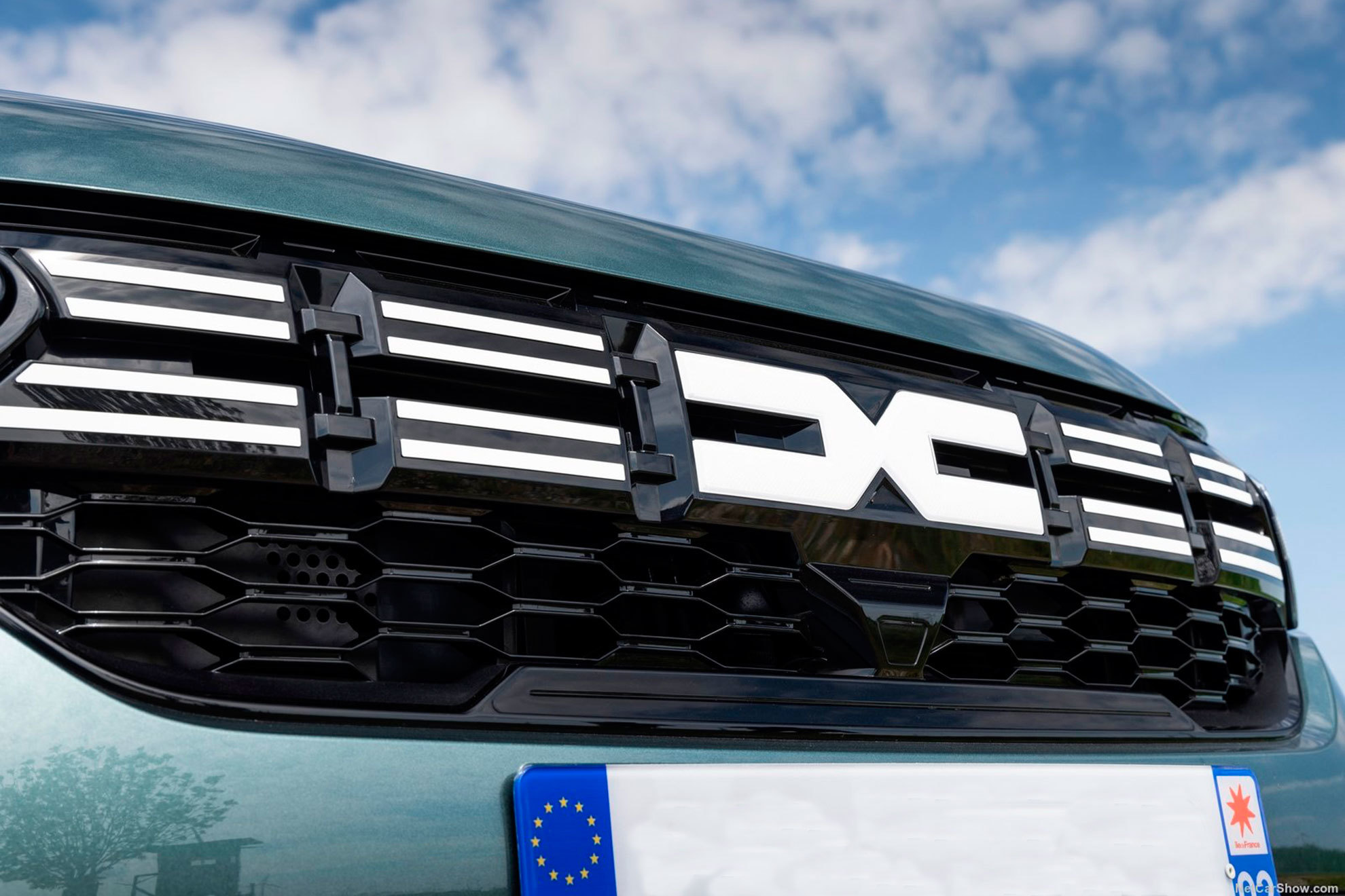 La parrilla de los nuevos Dacia es ahora más reconocible y atractiva.