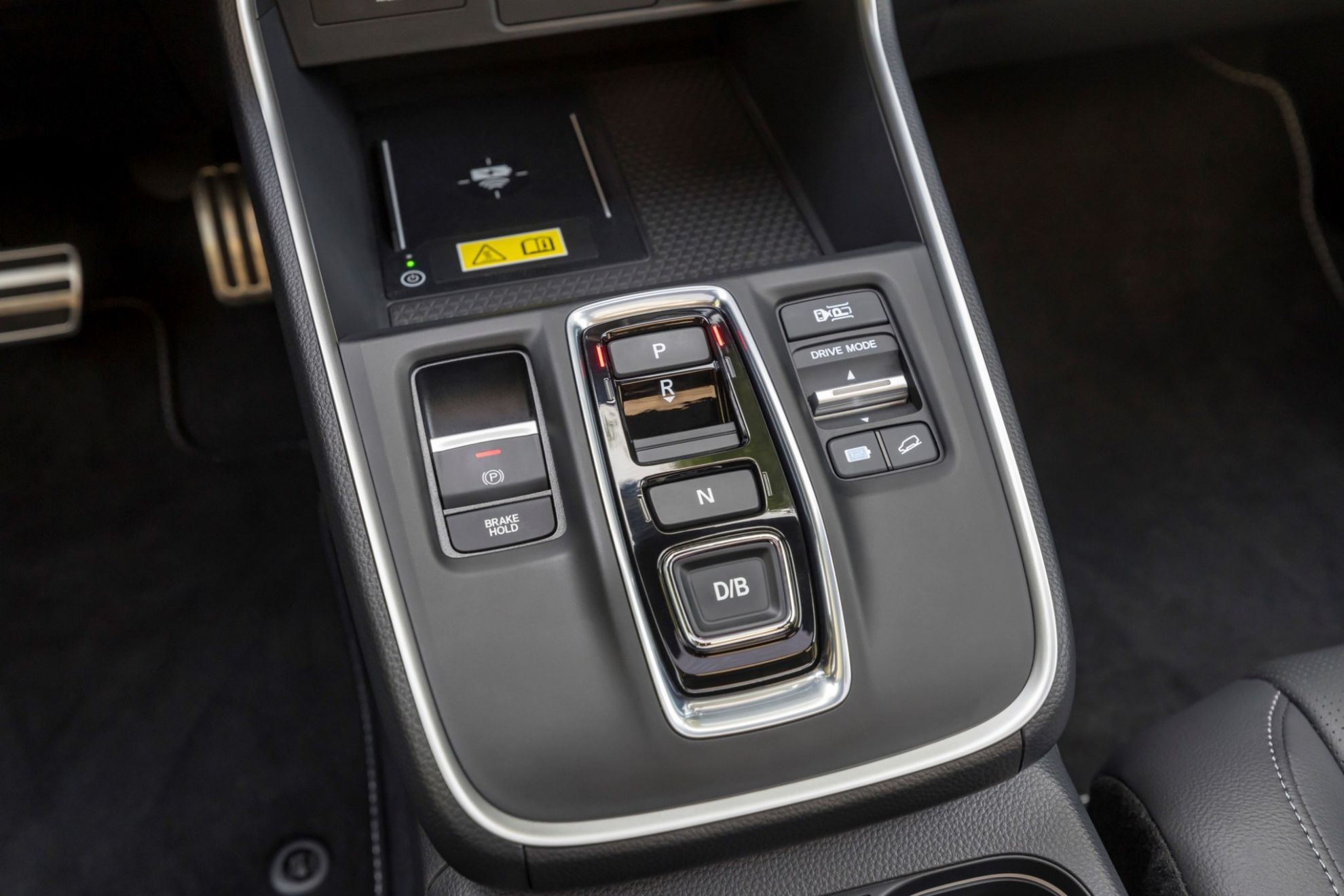 Los modos de conducción, incluido el eléctrico, se encuentran en la consola central.