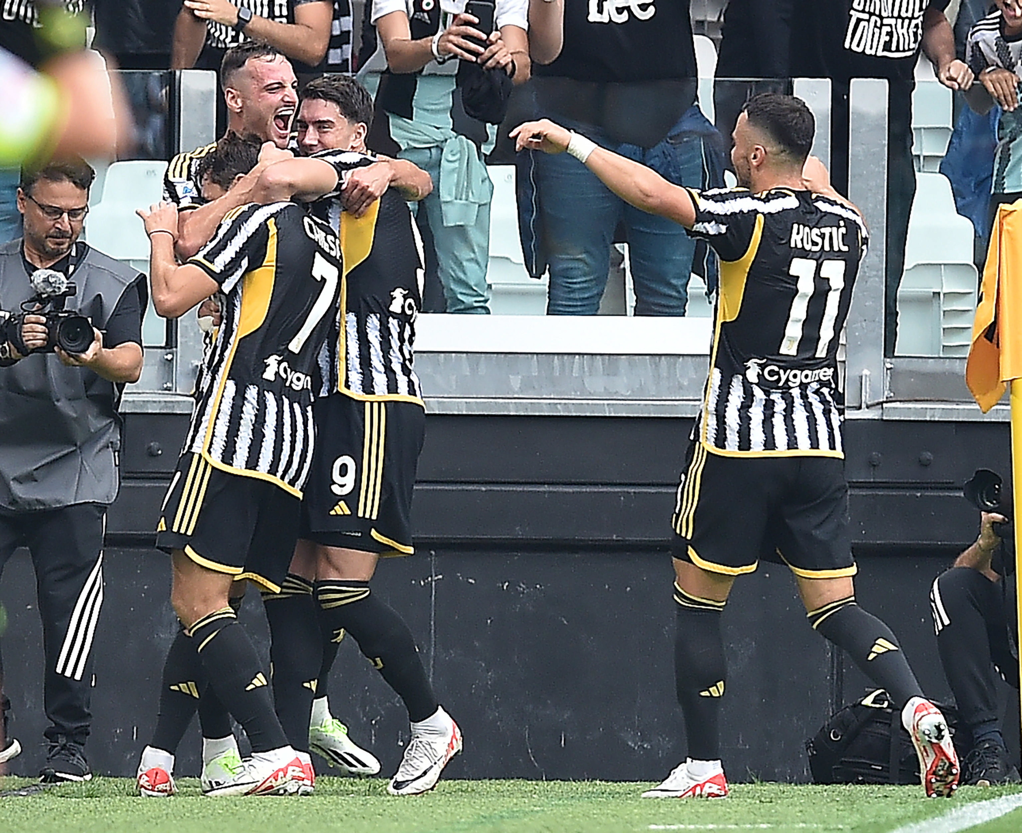 Los jugadores de la Juventus celebran un gol ante la Lazio.