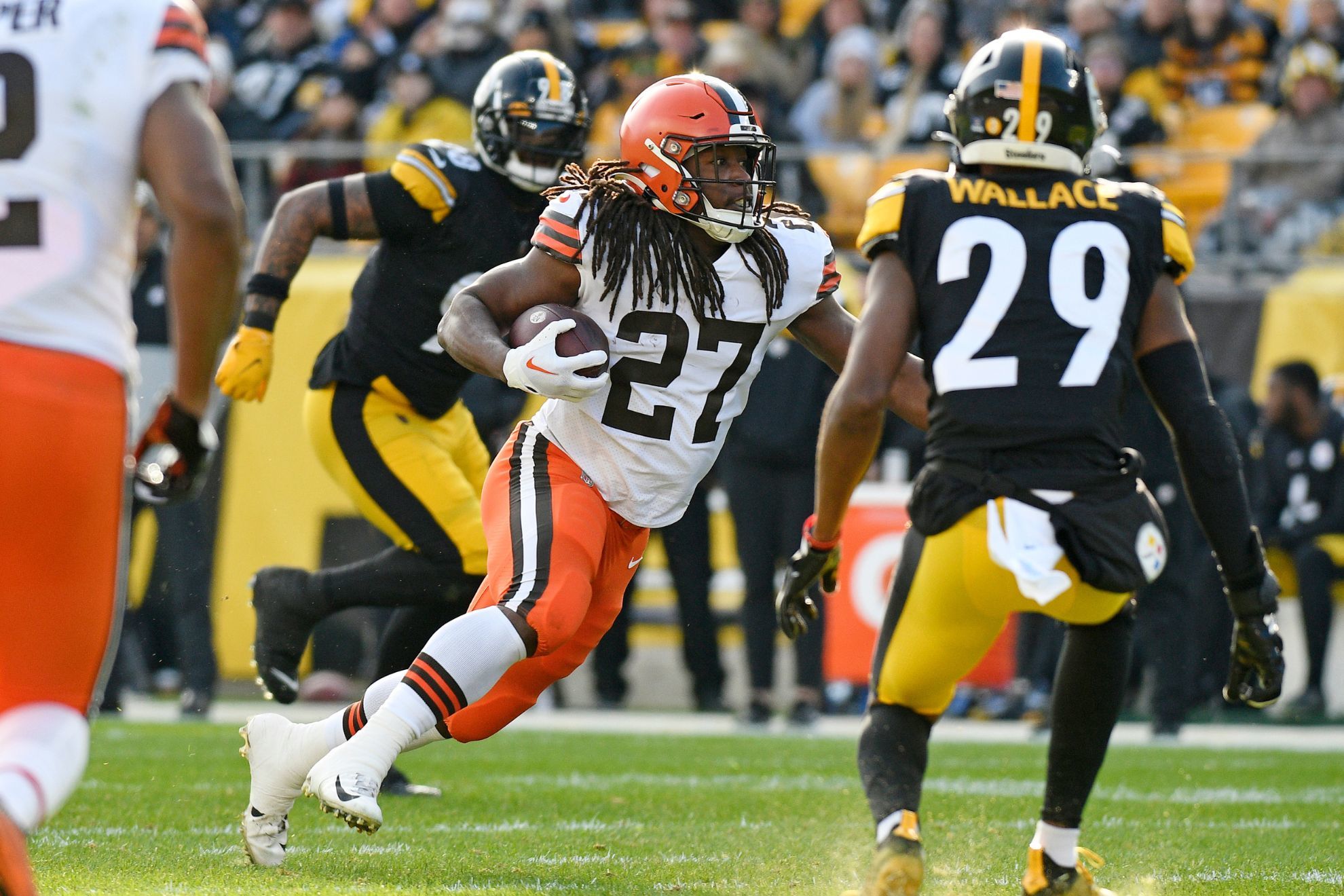 Kareem Hunt to return to Browns? List of available FA RBs amid Nick Chubb injury